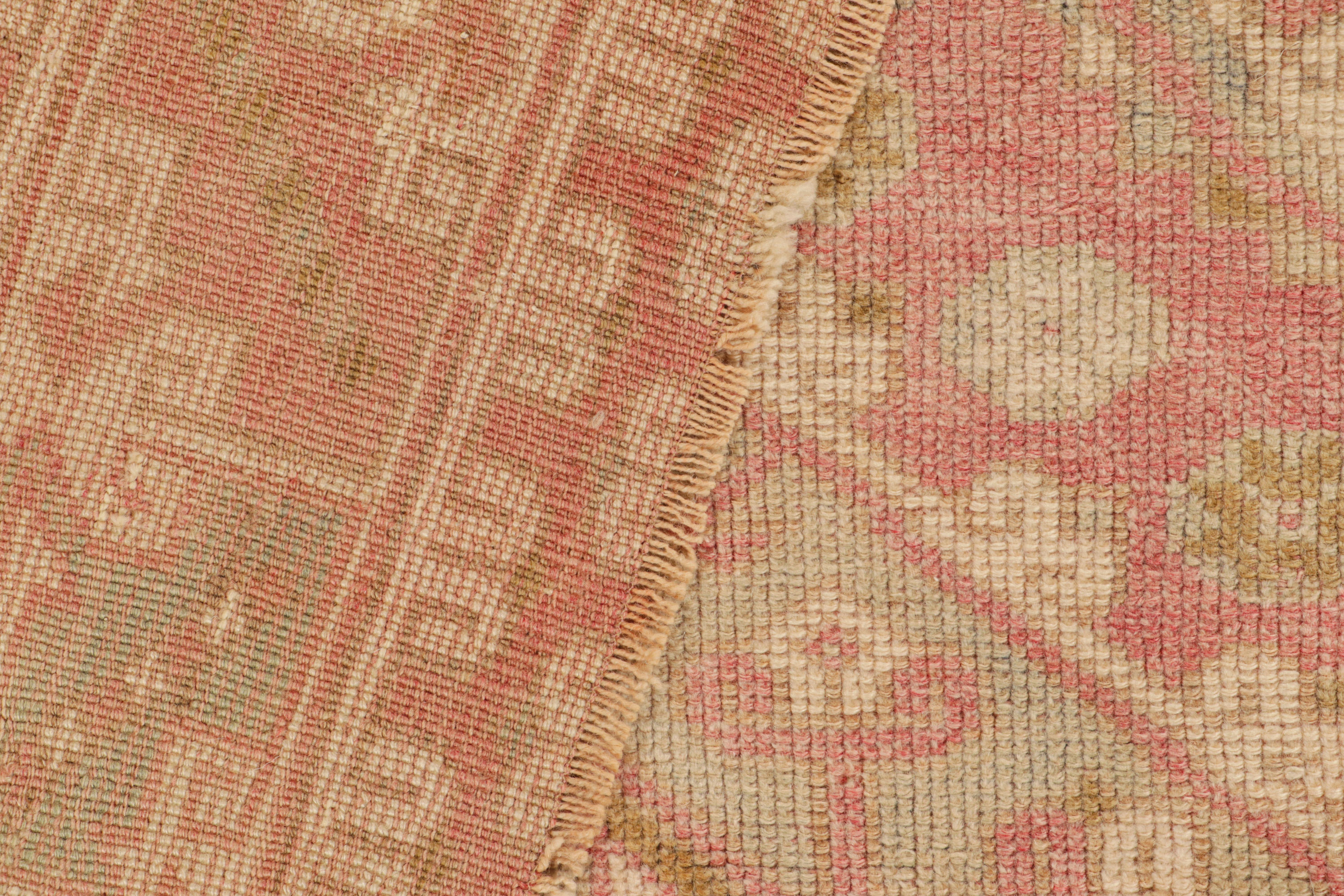 Türkischer Vintage-Teppich in Rosa, mit geometrischen Mustern, von Rug & Kilim im Angebot 1