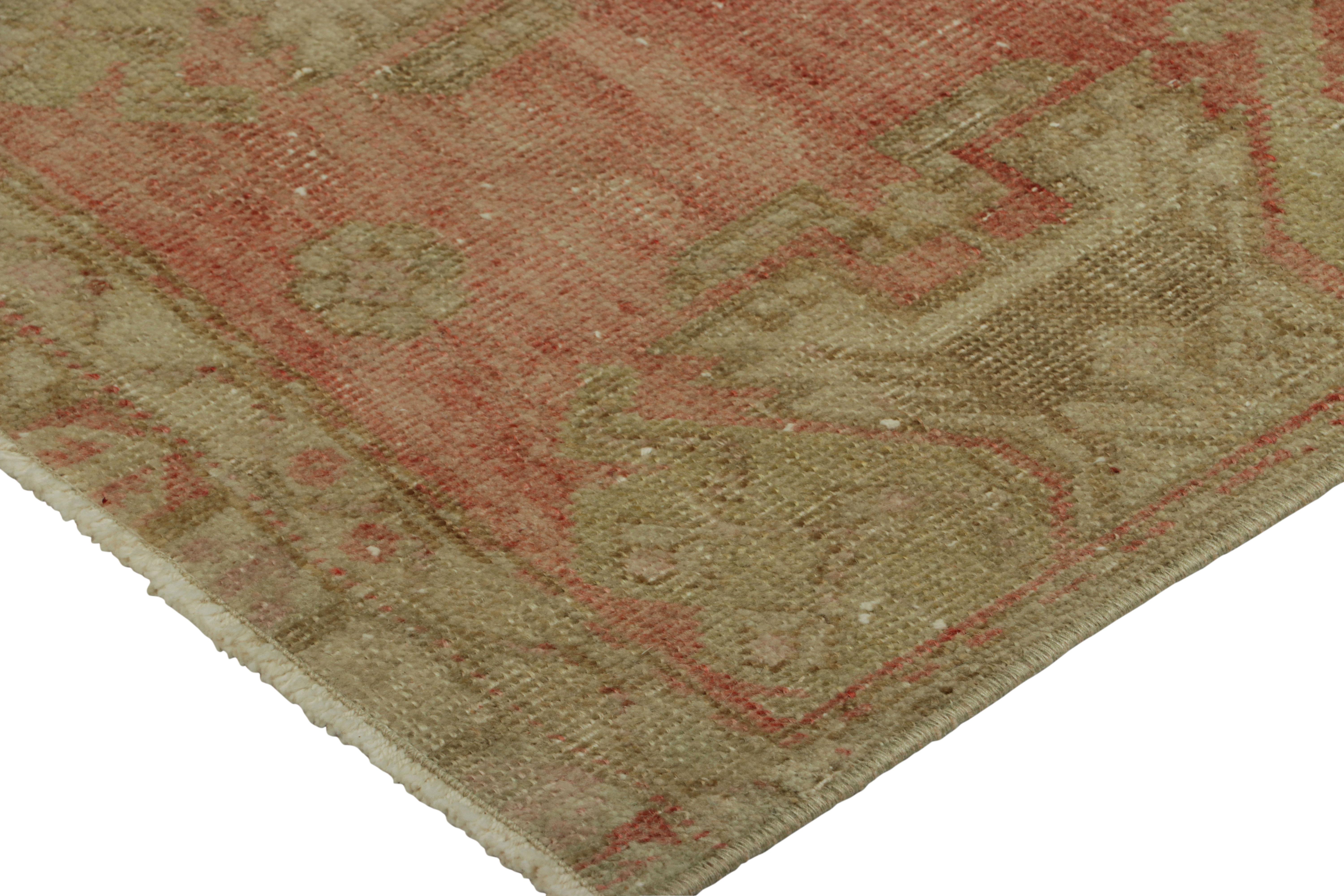 Vintage Turkish Rug in Pink with Green & Cream Floral Medallion  Rug & Kilim In Good Condition For Sale In Long Island City, NY