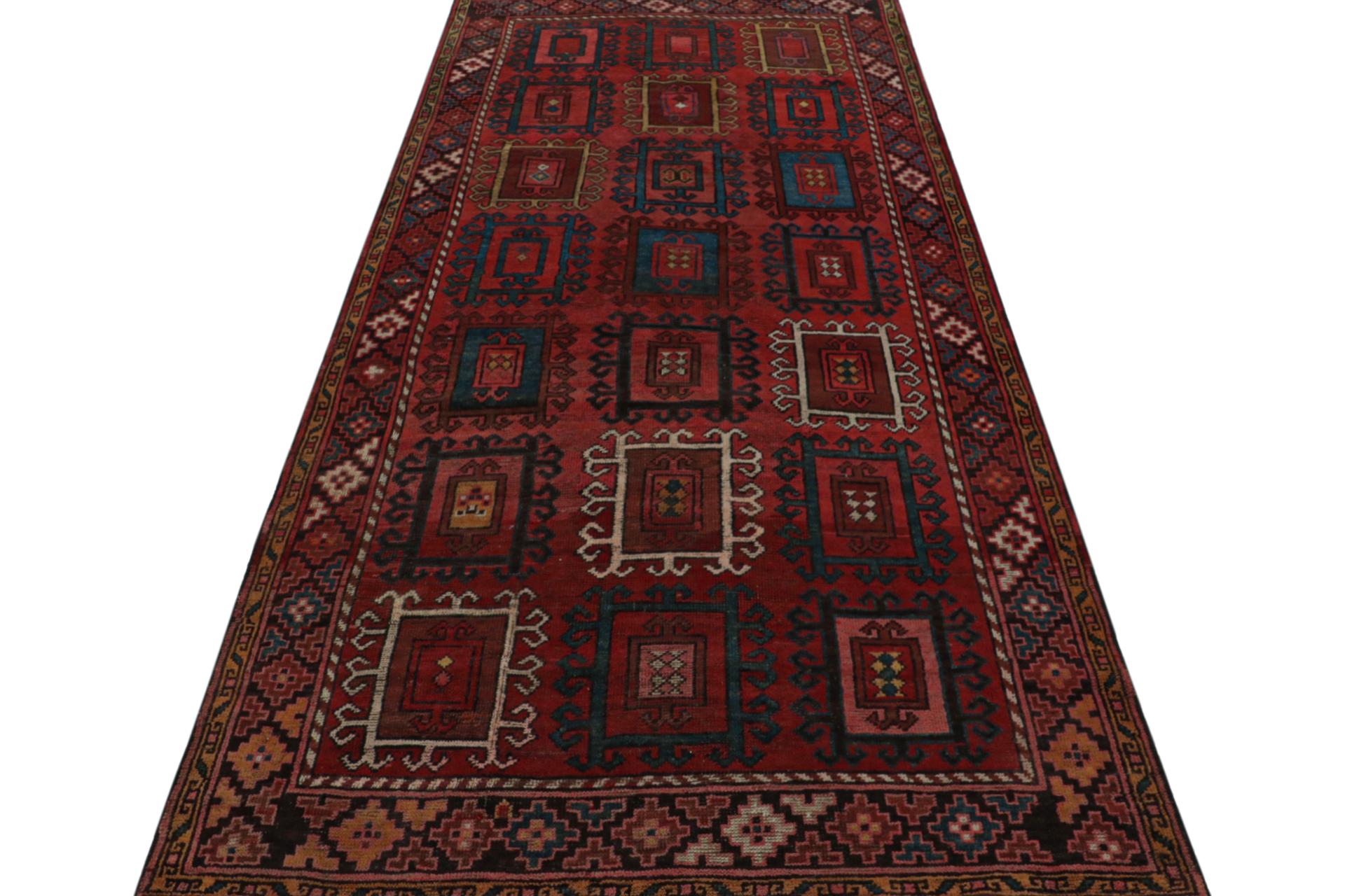 Türkischer Vintage-Teppich mit geometrischen Mustern, von Rug & Kilim (Handgeknüpft) im Angebot