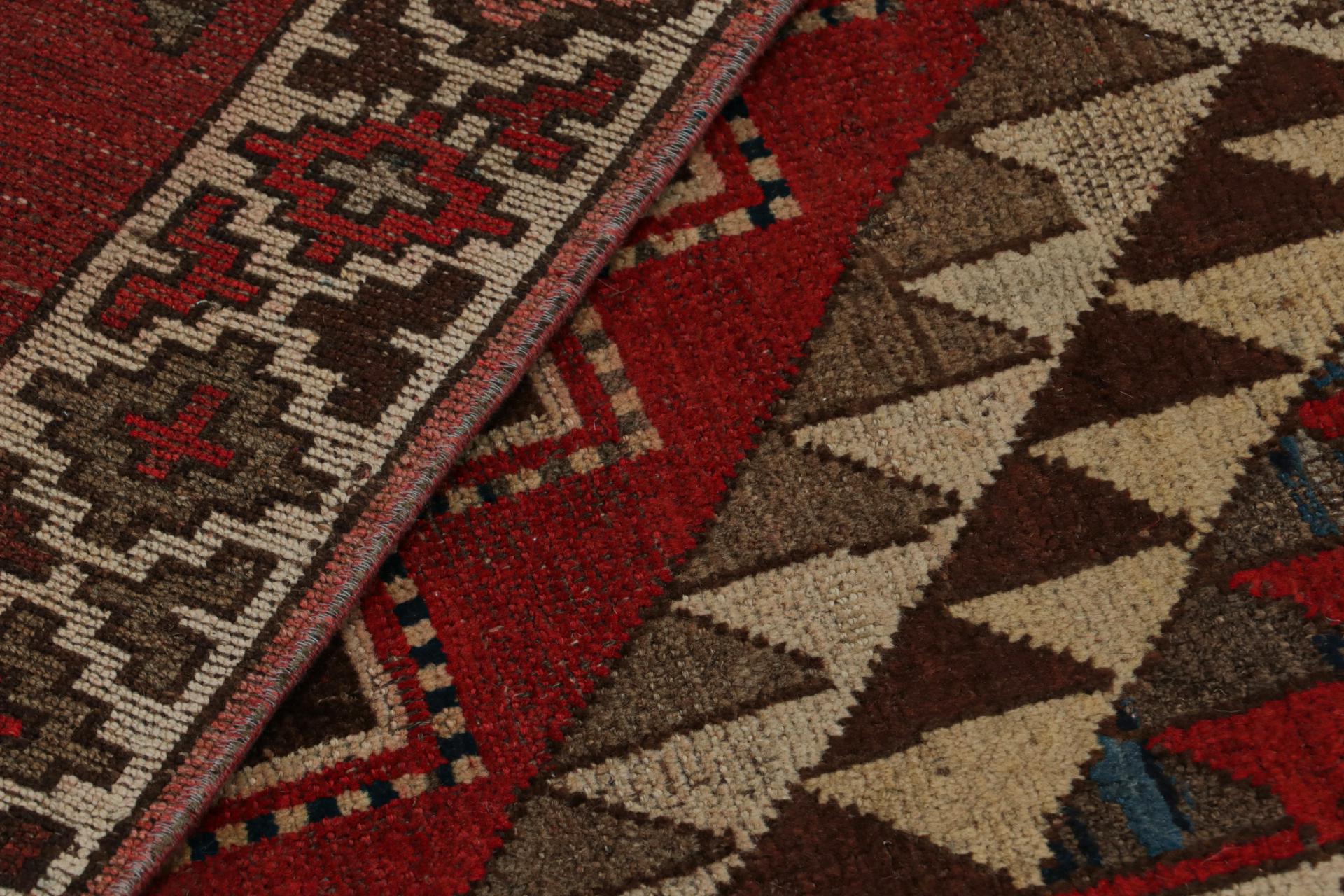 Türkischer Vintage-Teppich mit geometrischen Mustern, von Rug & Kilim (Wolle) im Angebot