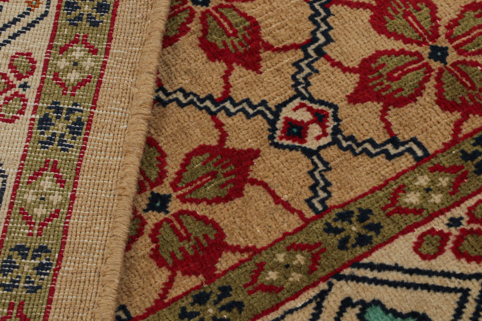 Türkischer Vintage-Teppich mit geometrischen Mustern, von Rug & Kilim im Angebot 1