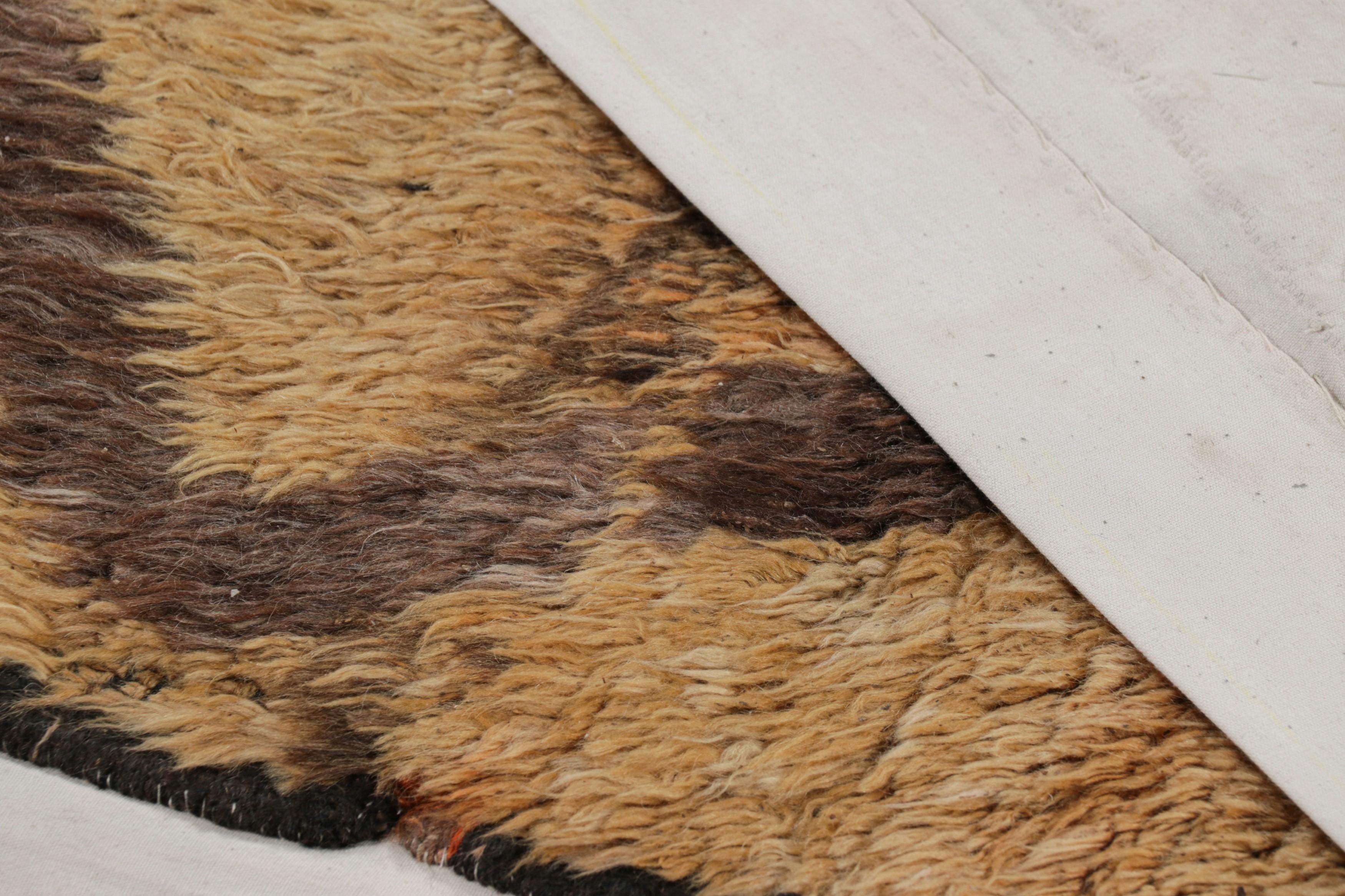 Alfombra turca vintage con motivos geométricos beige y marrón  Rug & Kilim Lana en venta