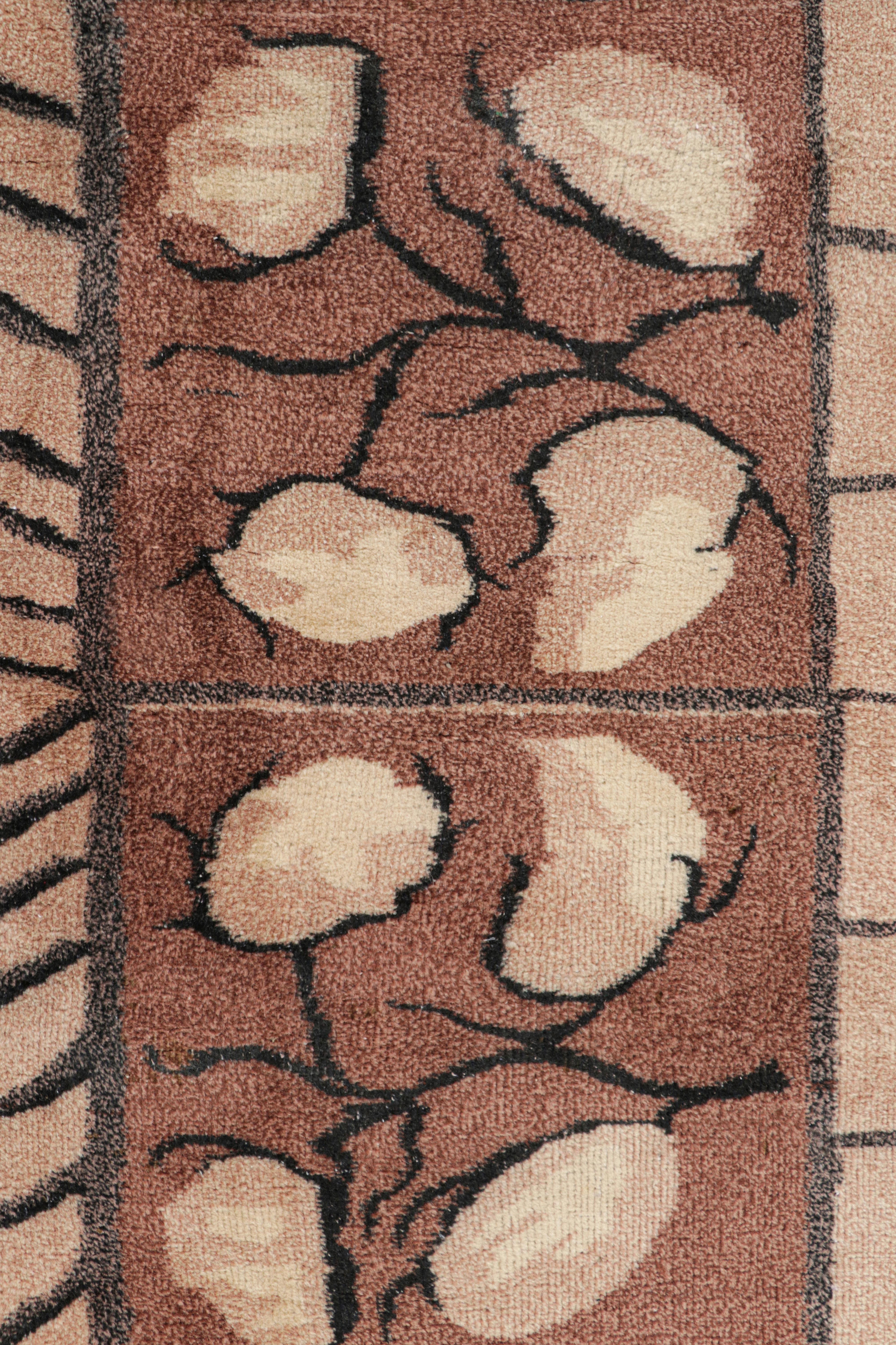 Alfombra turca vintage con motivos geométricos beige-marrón, de Rug & Kilim Turco en venta