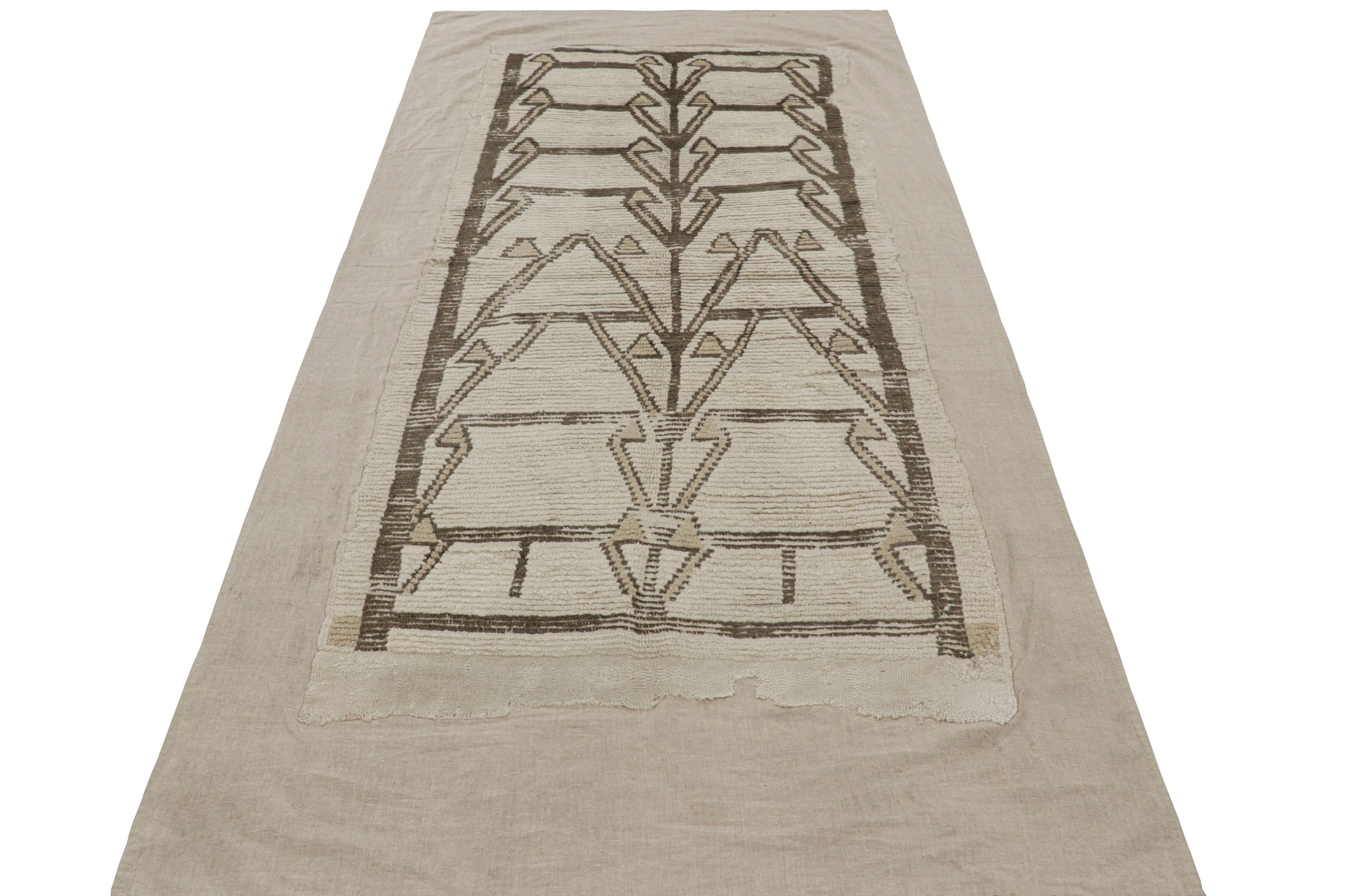 Annodato a mano Tappeto turco vintage con motivi geometrici di Rug & Kilim in vendita