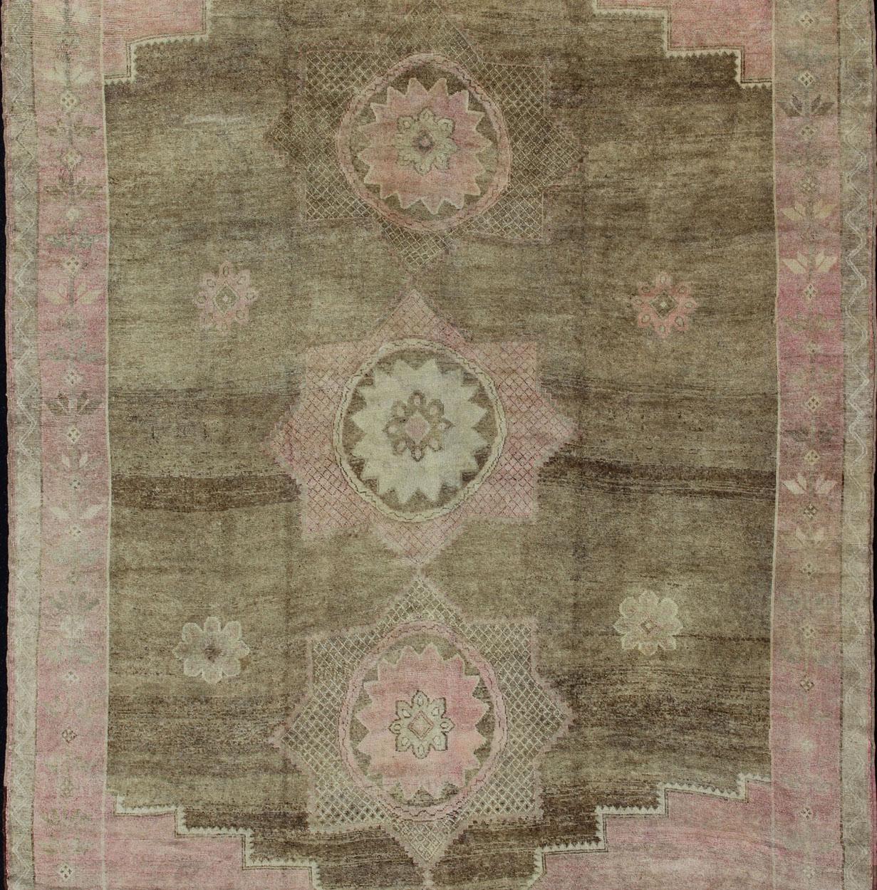 pink and olive rug