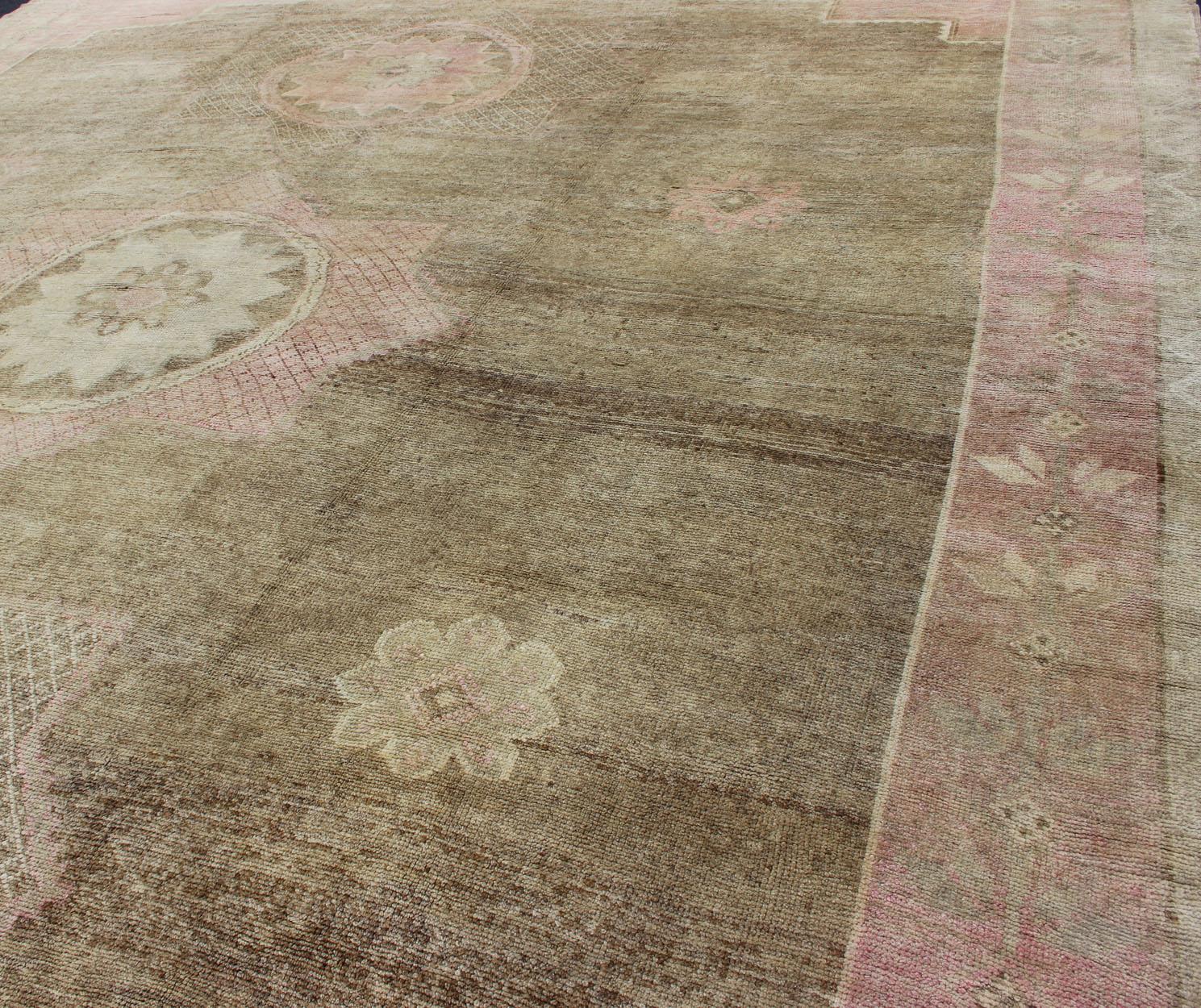 Modernistic Turkish Rug with in Light Olive Green, Taupe, Faint Pink  In Excellent Condition For Sale In Atlanta, GA