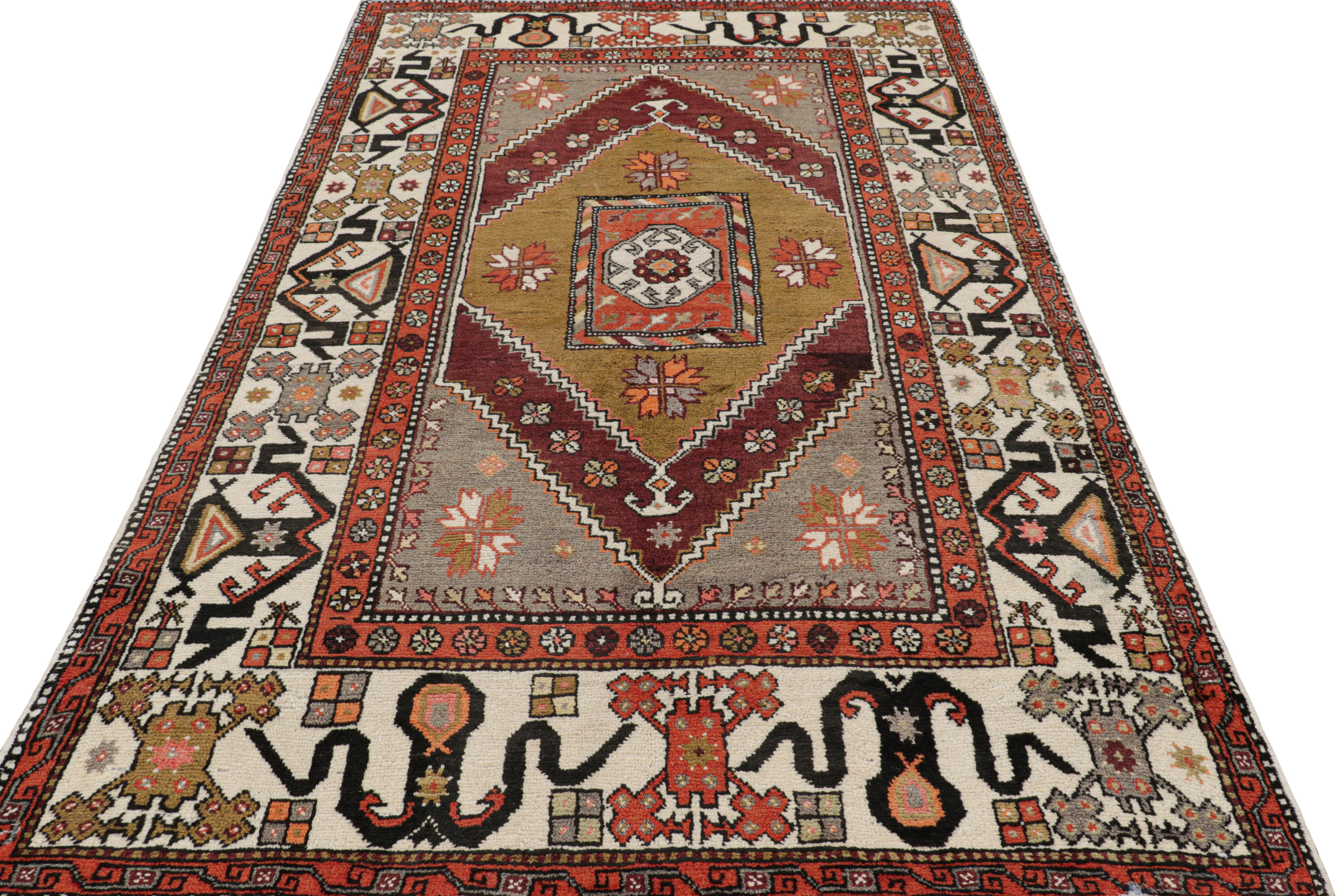Vintage Turkish Rug with Multicolor Geometric Medallion - Rug & Kilim In Good Condition For Sale In Long Island City, NY