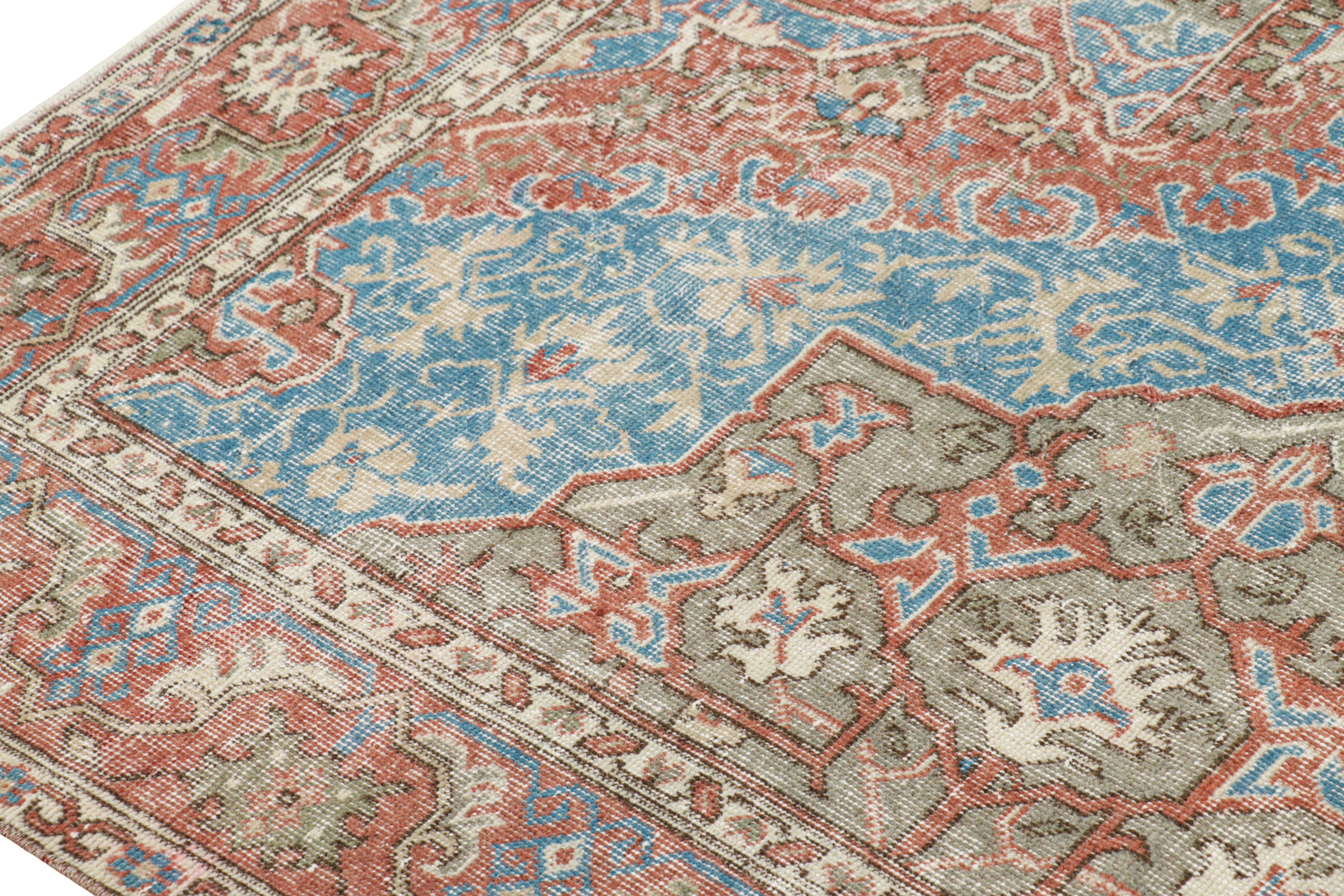 Türkischer Vintage-Teppich mit polychromem geometrischem Medaillon, von Rug & Kilim (Handgeknüpft) im Angebot