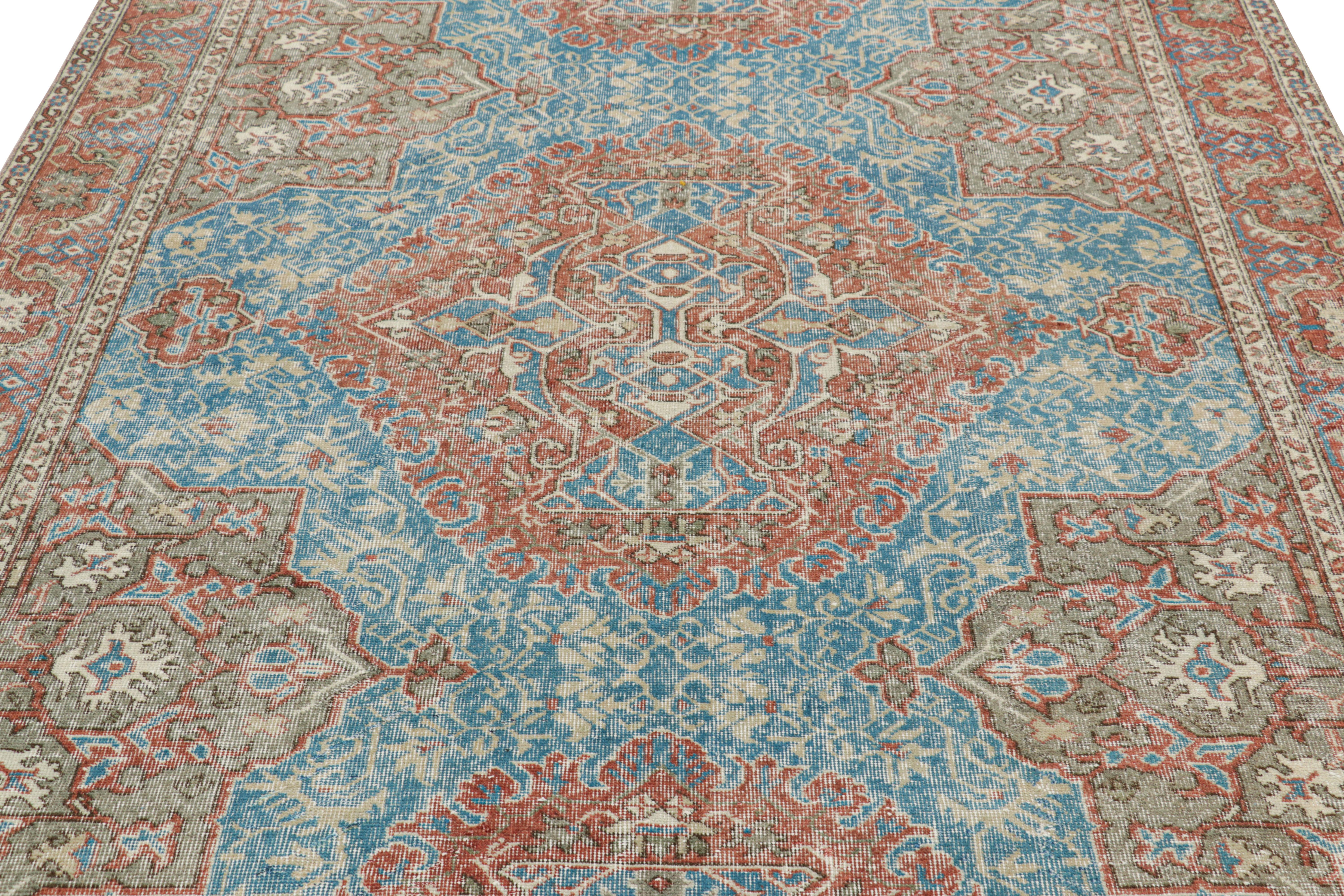 Türkischer Vintage-Teppich mit polychromem geometrischem Medaillon, von Rug & Kilim (Mitte des 20. Jahrhunderts) im Angebot