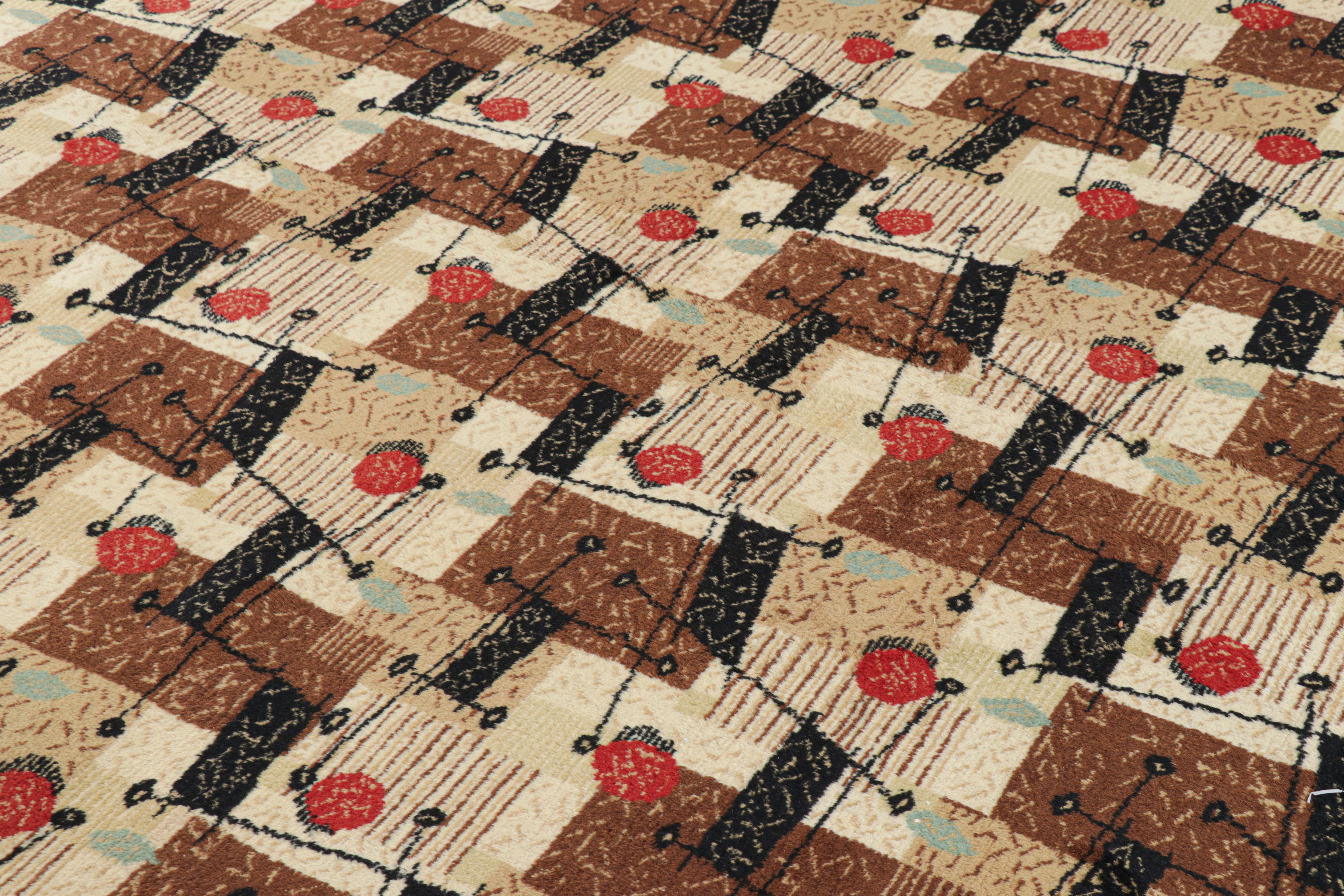 Hand-knotted in wool, this 7x10 vintage rug originating from Turkey, circa 1960-1970, is a very special piece, featuring a light and refreshing mid-century classical design we believe to hail from multidisciplinary Turkish designer Zeki Müren. 

On