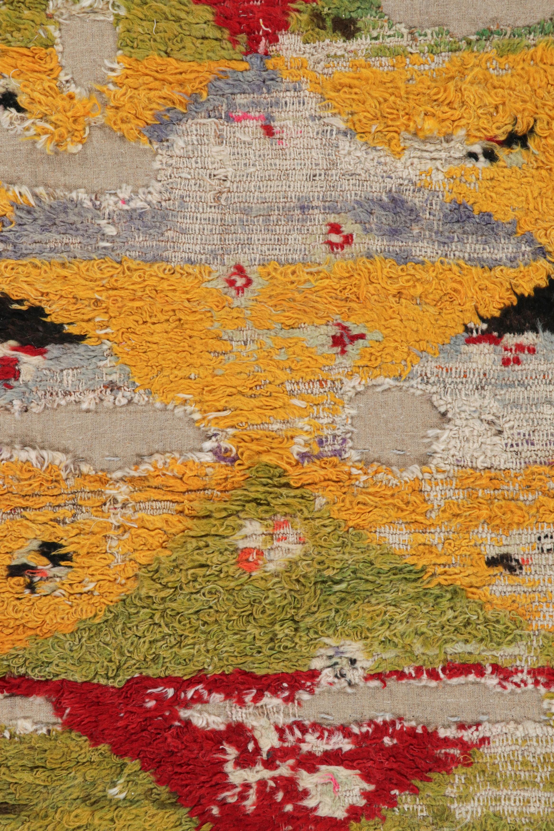 Türkischer Vintage-Teppich mit polychromen, geometrischen und geometrischen Mustern  Rug & Kilim (Kelim) im Angebot