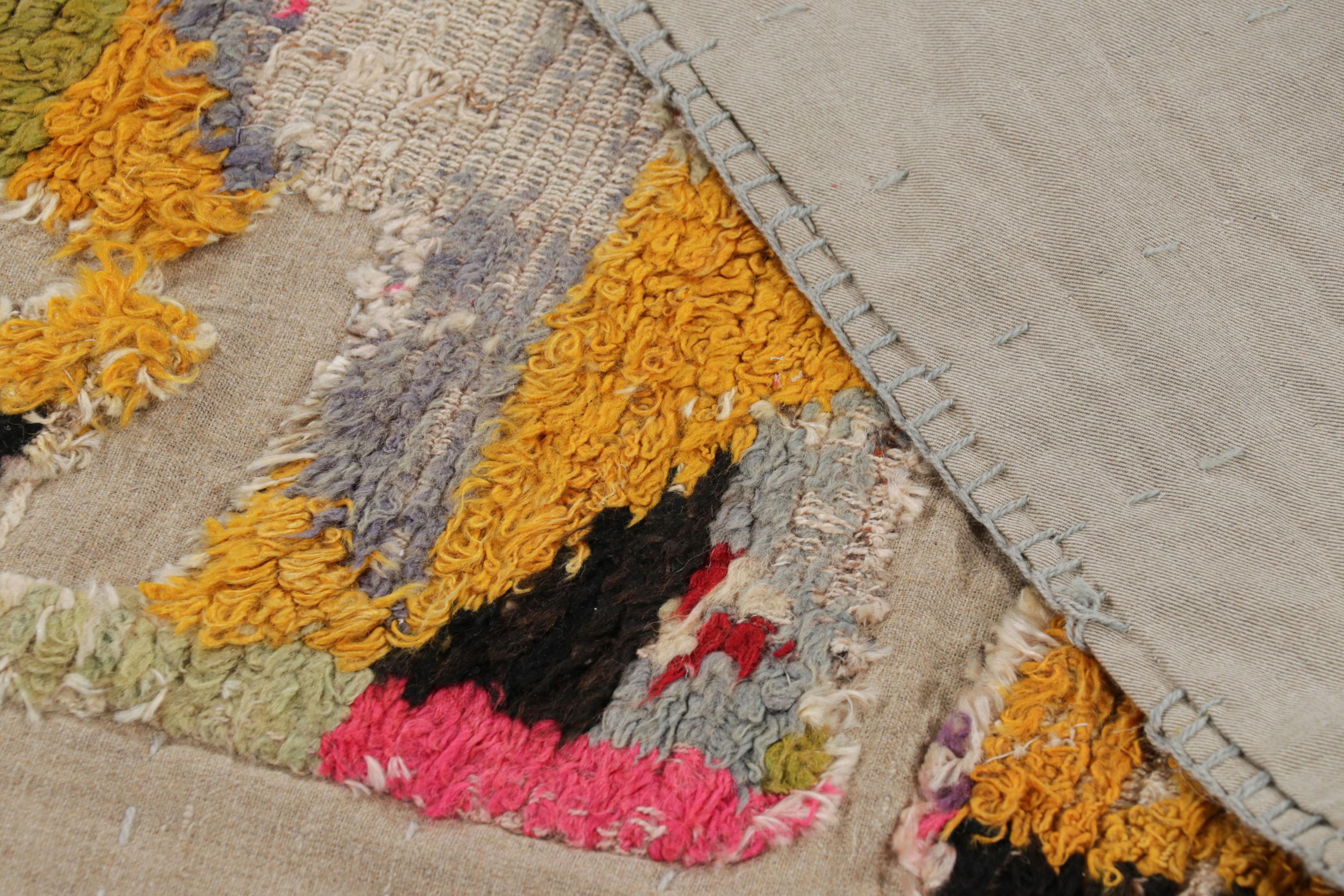 Türkischer Vintage-Teppich mit polychromen, geometrischen und geometrischen Mustern  Rug & Kilim (Wolle) im Angebot