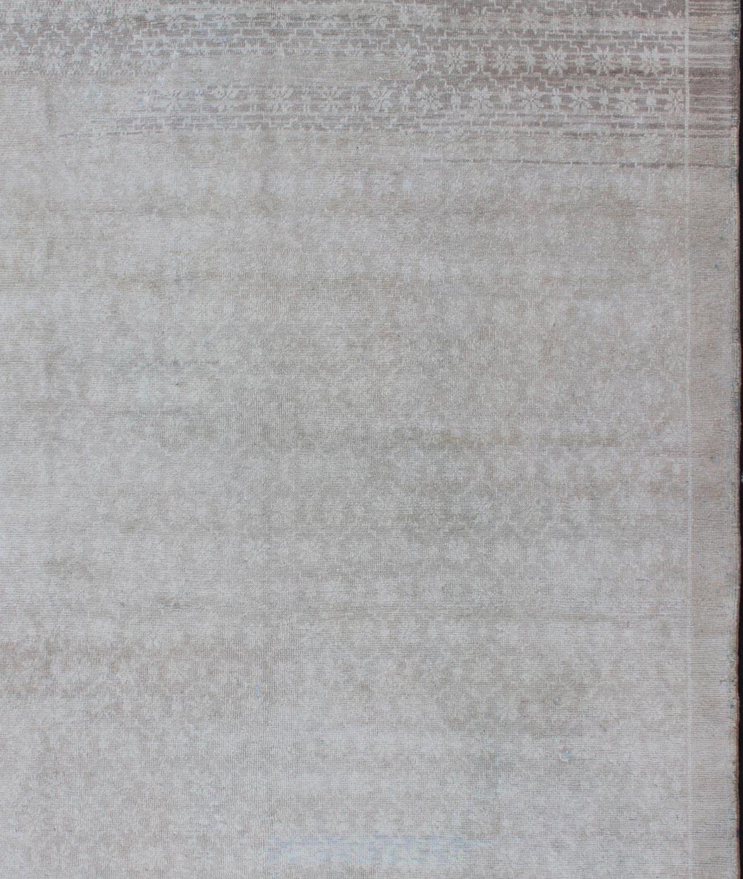 Turco Tappeto turco vintage con motivo ripetuto in scala ridotta e design moderno in vendita