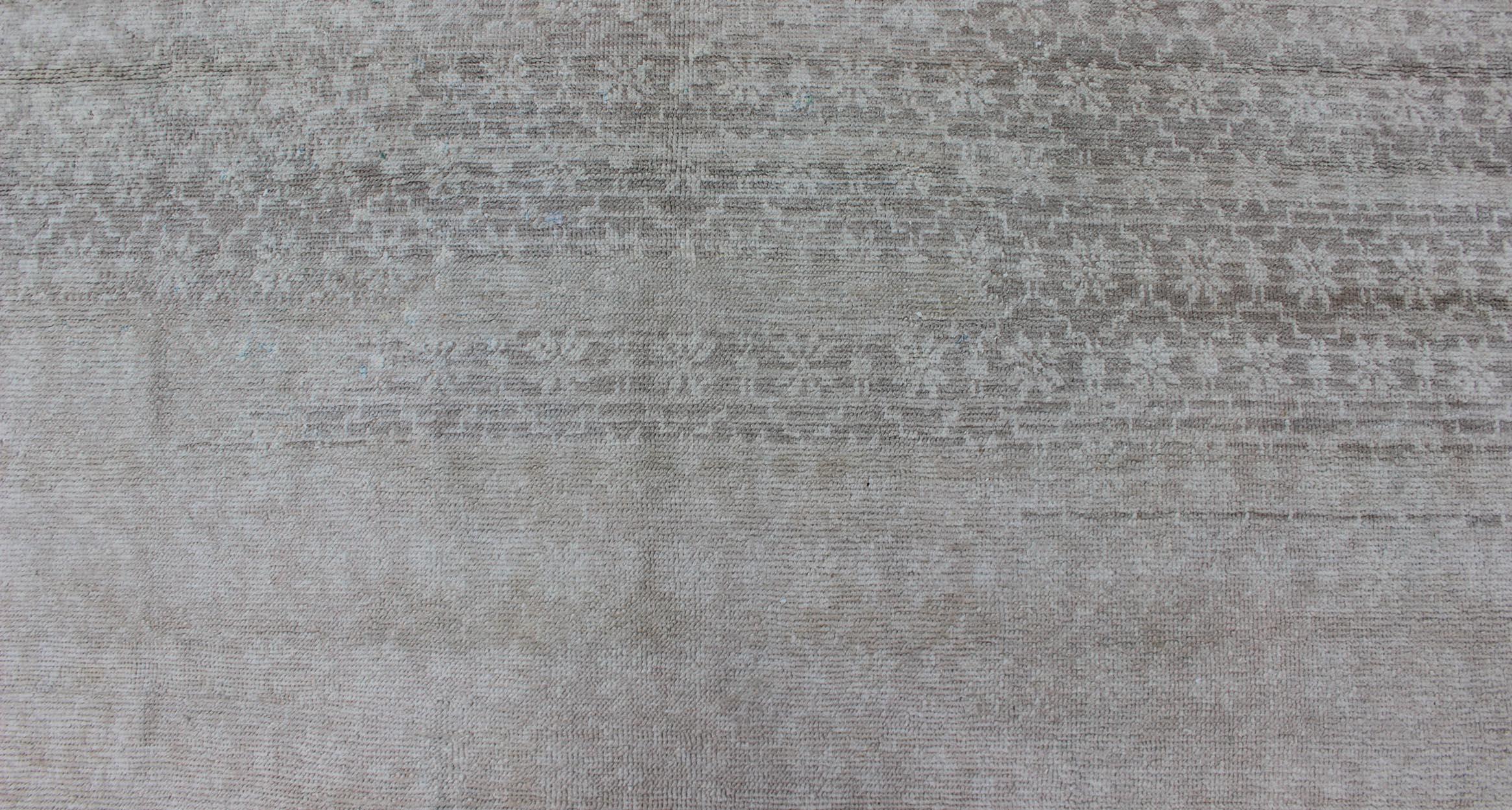 Lana Tappeto turco vintage con motivo ripetuto in scala ridotta e design moderno in vendita
