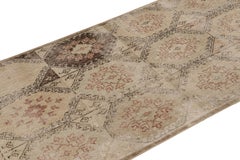 Vintage Turkish Runner, Beige-Brown with All-Over Floral Medallion – Rug & Kilim
