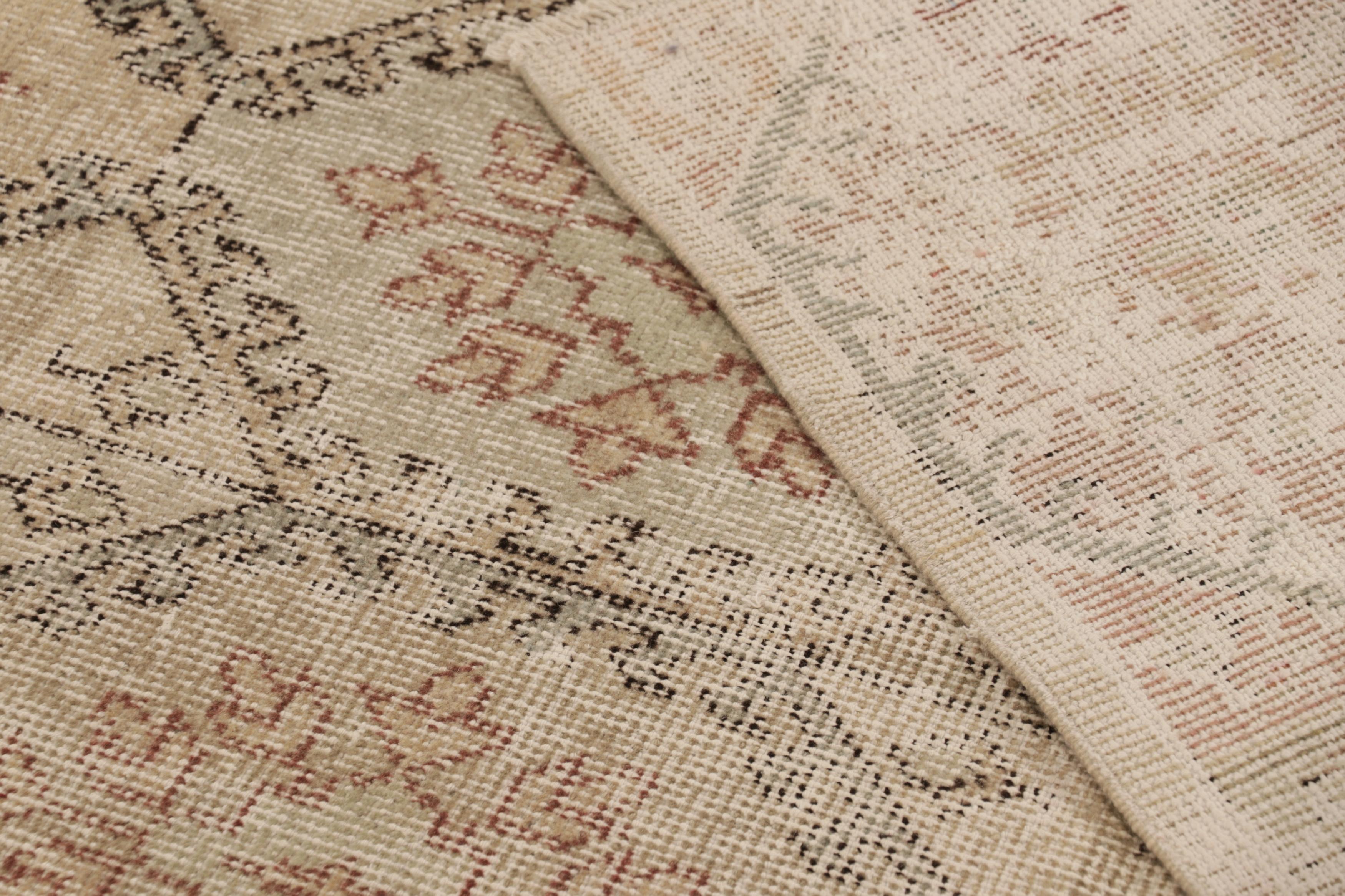 Türkischer Vintage-Läufer, Beige-Braun mit floralem Medaillon - Rug & Kilim im Angebot 2