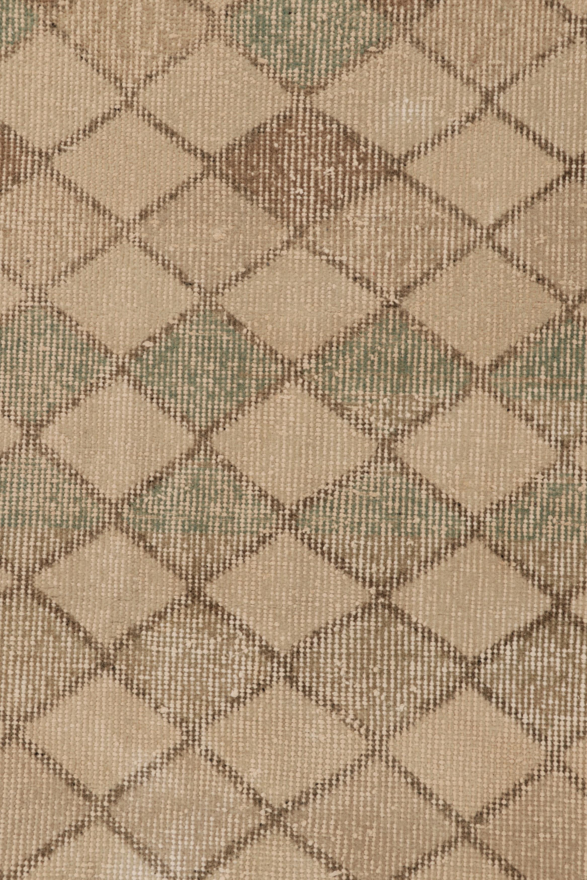 Türkischer Vintage-Läufer, Beige mit buntem Rautenmuster - Rug & Kilim (Handgeknüpft) im Angebot