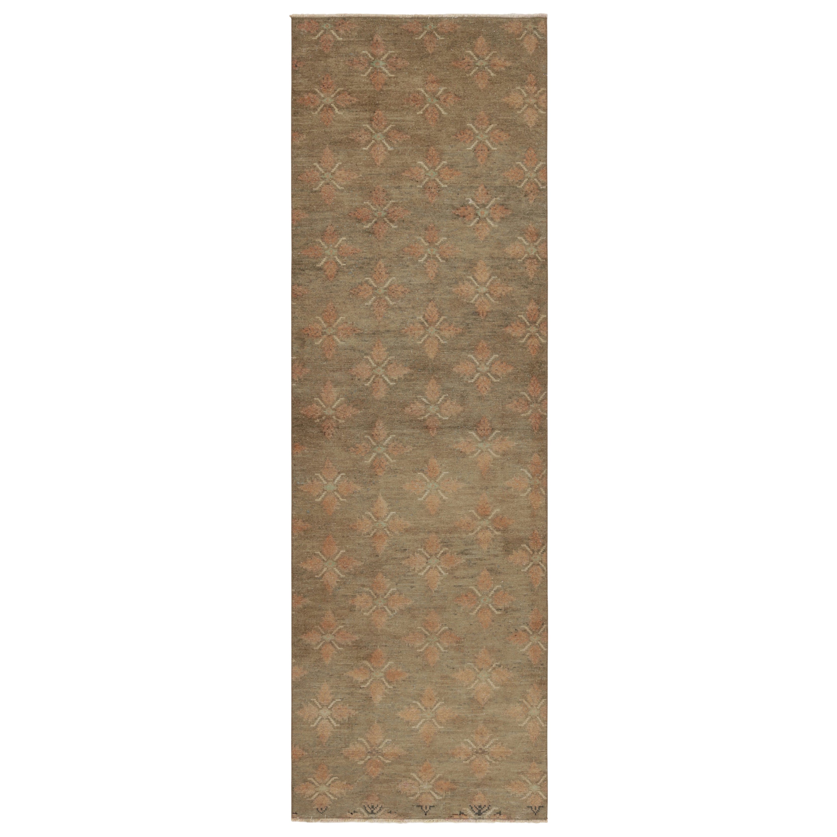 Türkischer Vintage-Läufer, braun und rosa mit floralen Mustern Rug
Kilim