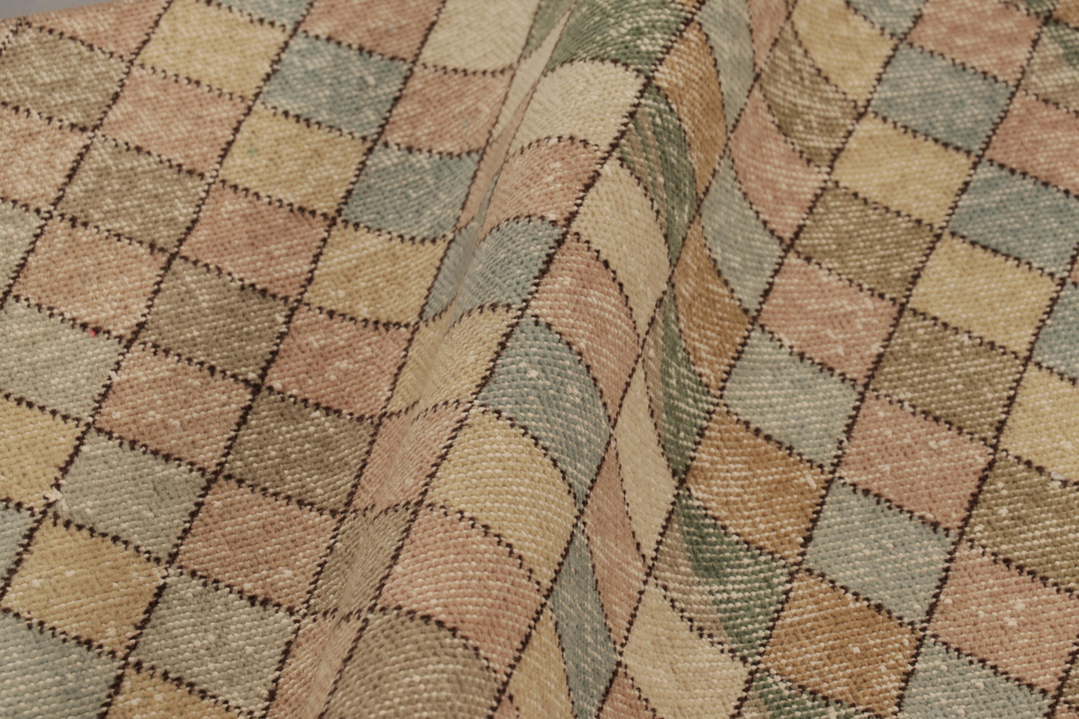 Türkischer Vintage-Läufer, braun mit mehrfarbigem geometrischem Design - Rug & Kilim im Angebot 1