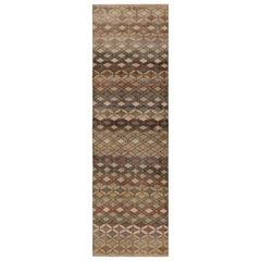 Türkischer Vintage-Läufer, braun mit mehrfarbigem geometrischem Design - Rug & Kilim