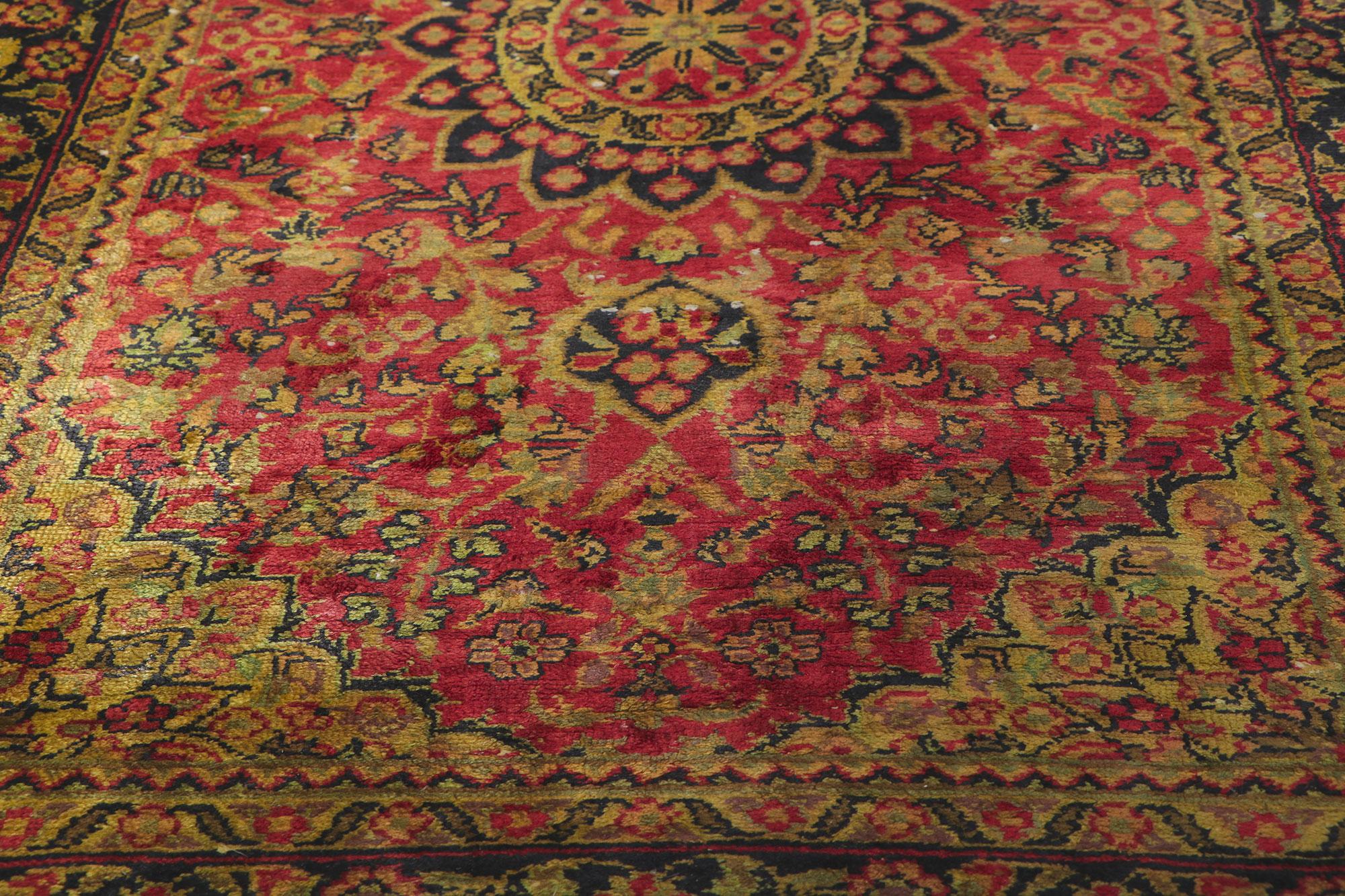 Vintage Turkish Runner, Sophisticated Elegance Meets Timeless Appeal (Chemin de table turc vintage, élégance sophistiquée et attrait intemporel) Bon état - En vente à Dallas, TX