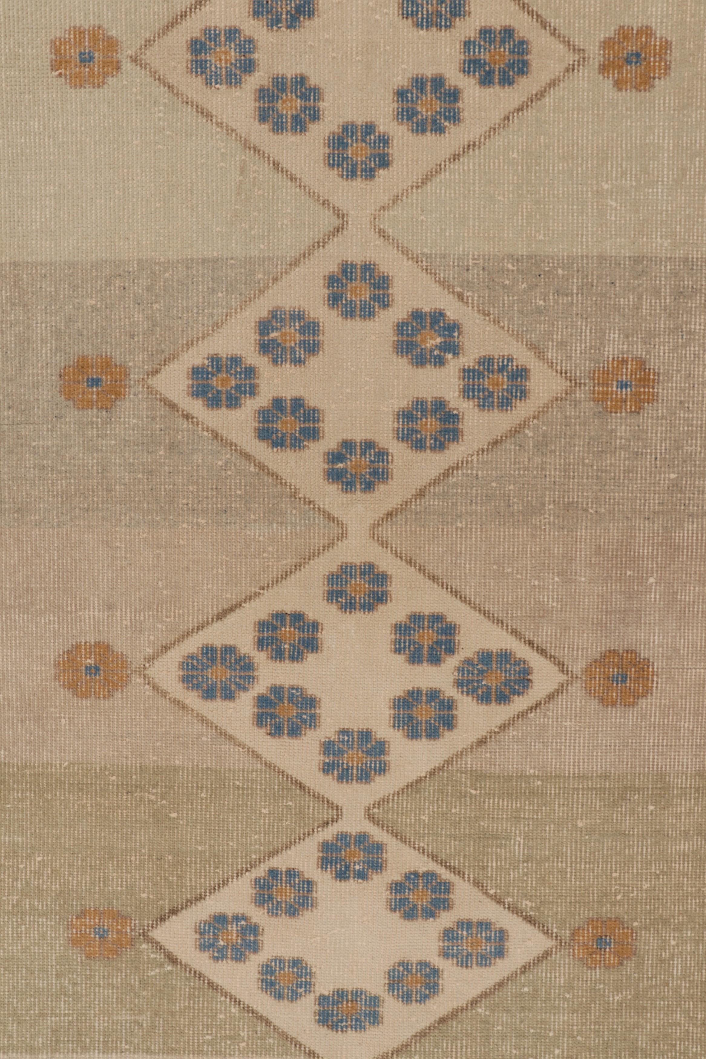 Hand-Knotted Vintage Turkish Runner in Beige with Diamond Floral Medallions  - Rug & Kilim For Sale