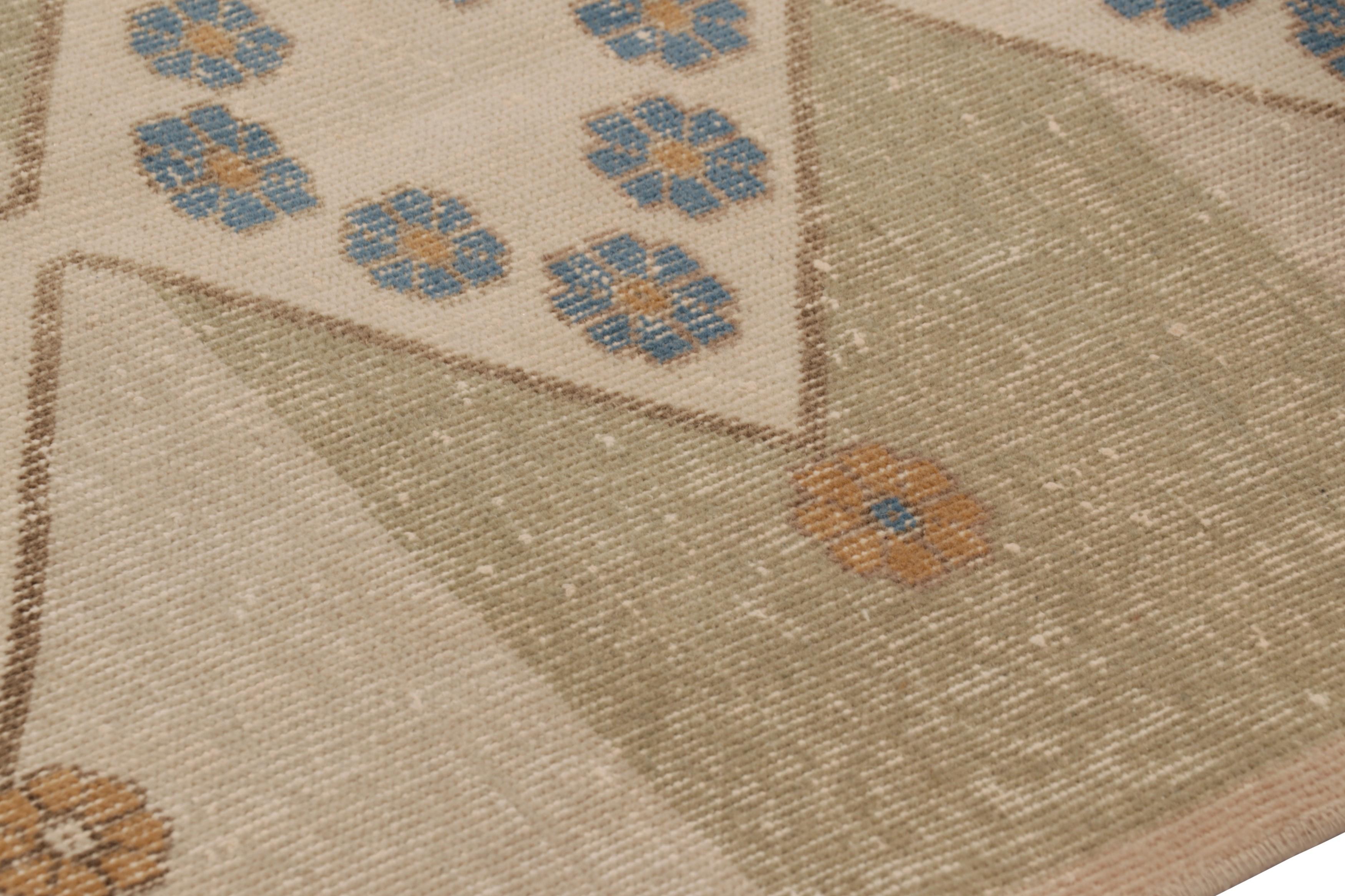 Wool Vintage Turkish Runner in Beige with Diamond Floral Medallions  - Rug & Kilim For Sale