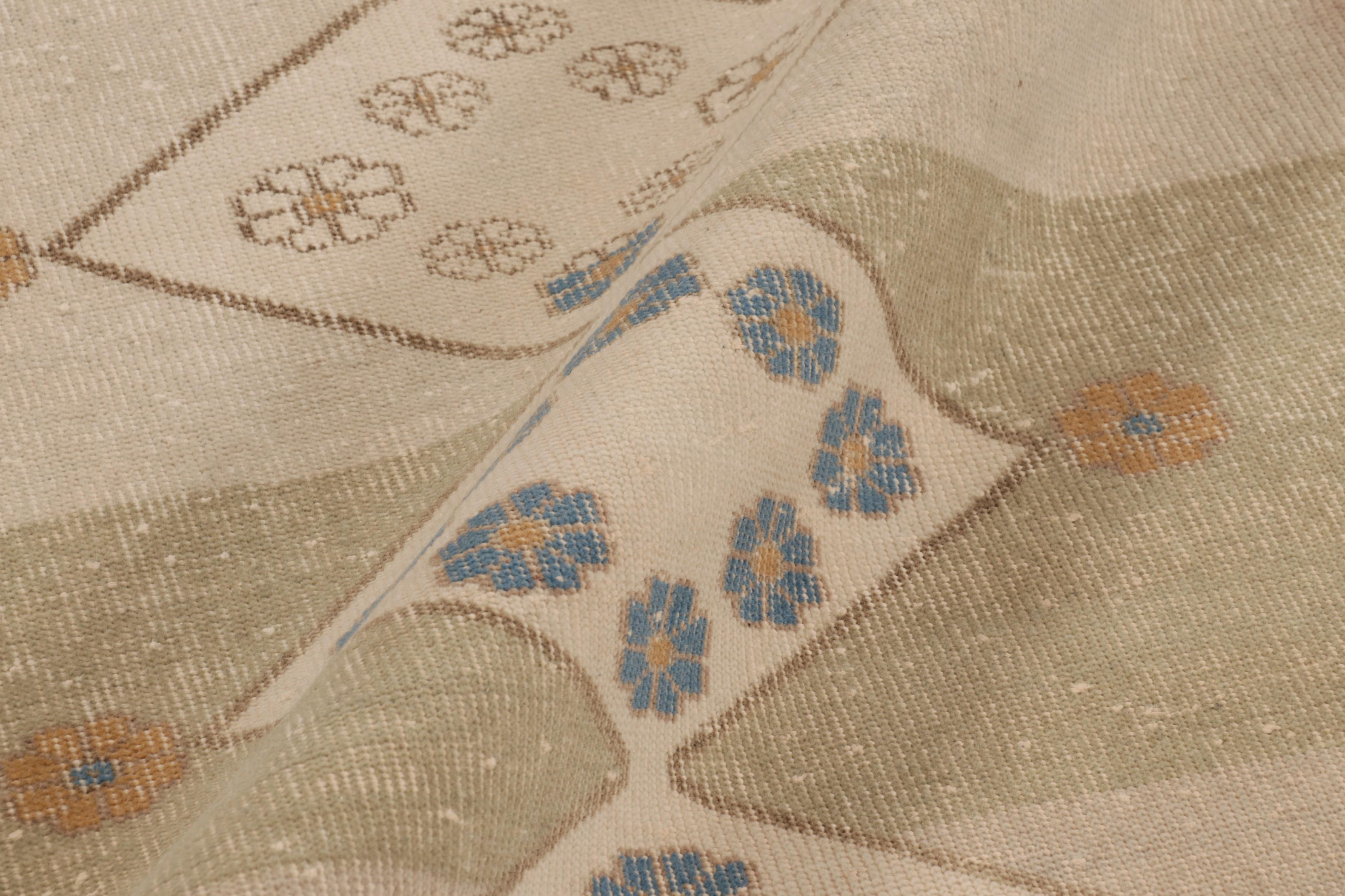 Vintage Turkish Runner in Beige with Diamond Floral Medallions  - Rug & Kilim For Sale 1