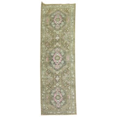 Tapis de couloir turc vintage marron et rose