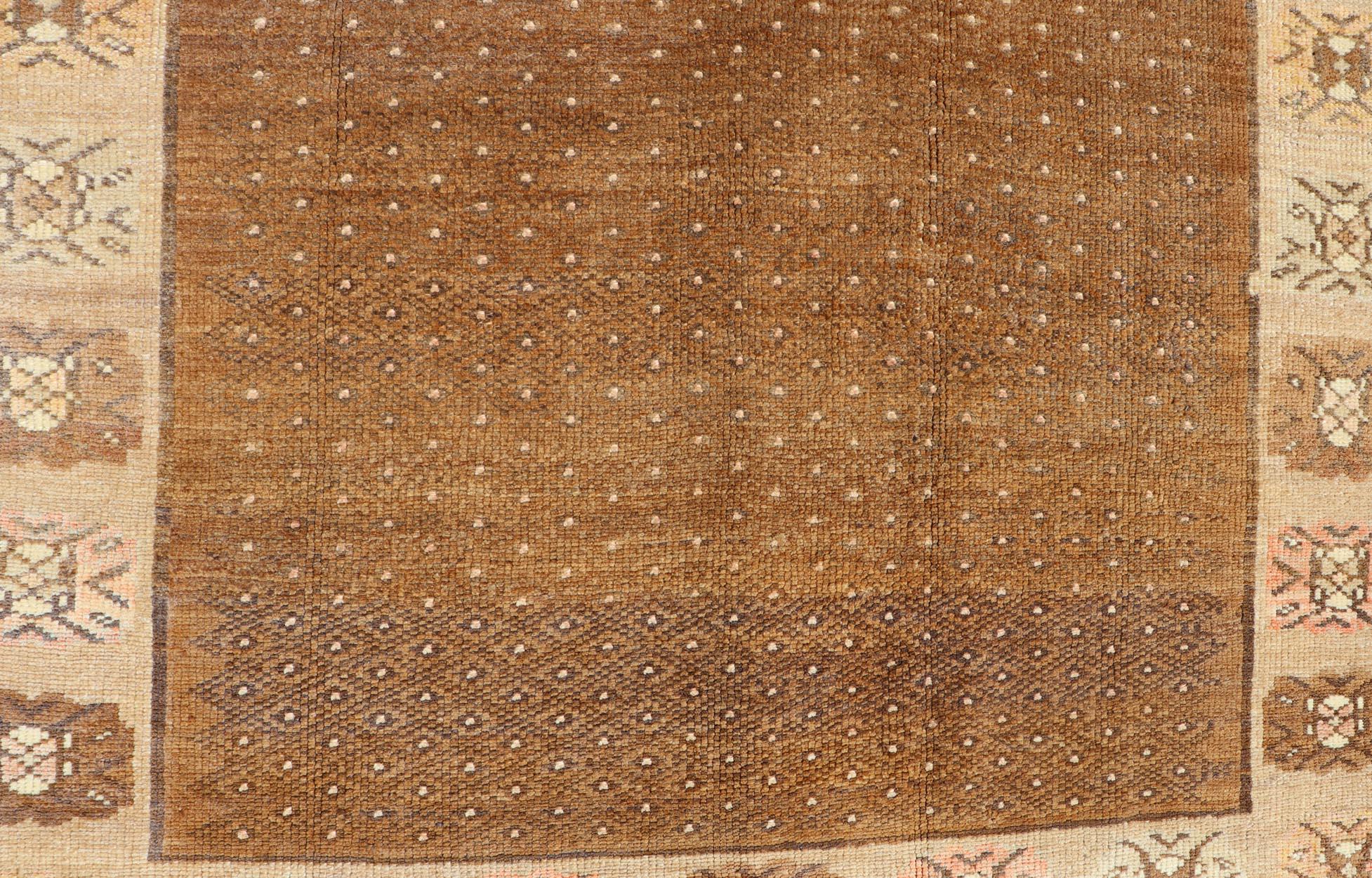 Vintage Turkish Runner in Brown & Ivory With Geometric Motifs 4'1 X 10'5 In Good Condition For Sale In Atlanta, GA