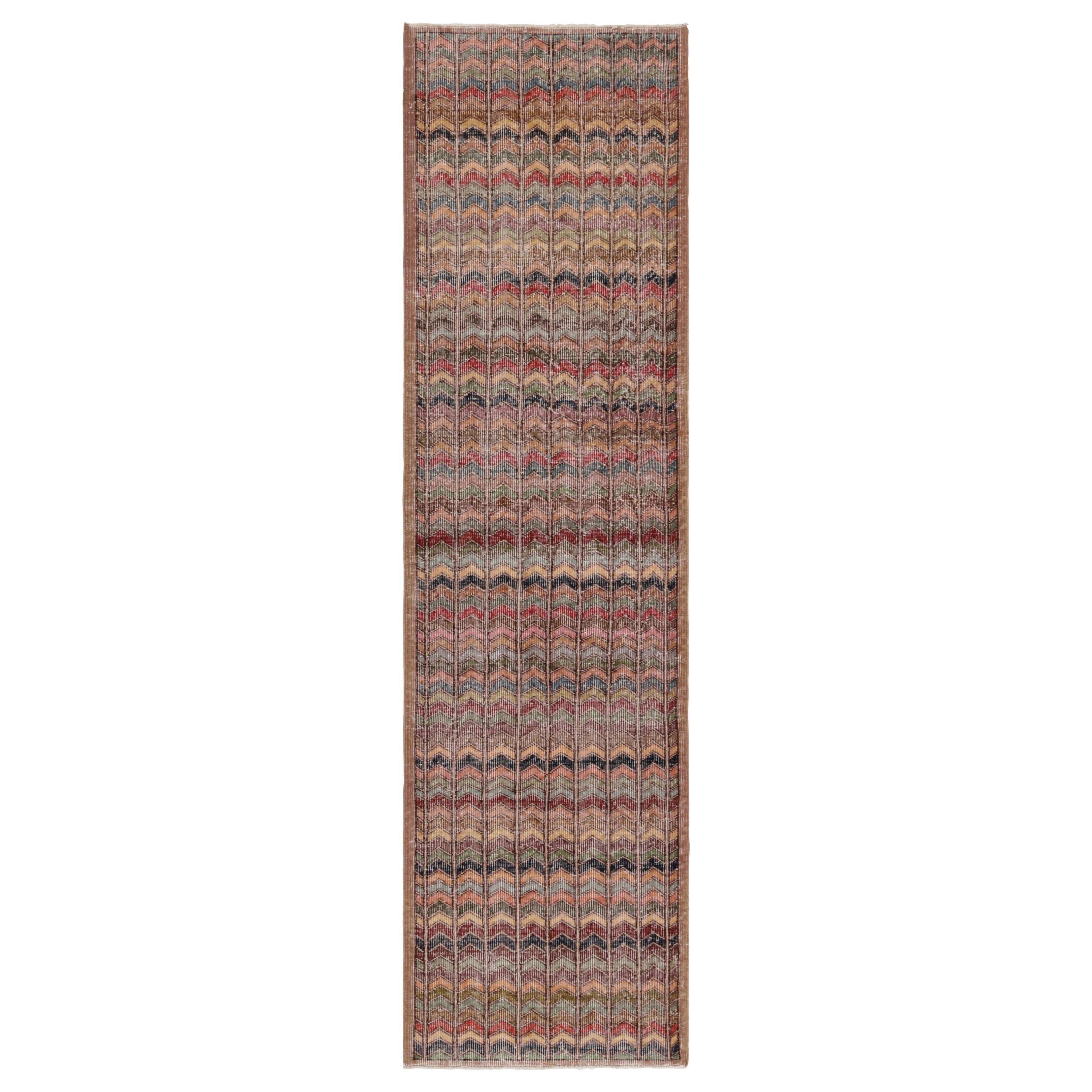 Alfombra Turca Vintage Marrón con Motivos de Chevron de Colores  - Rug 
Kilim