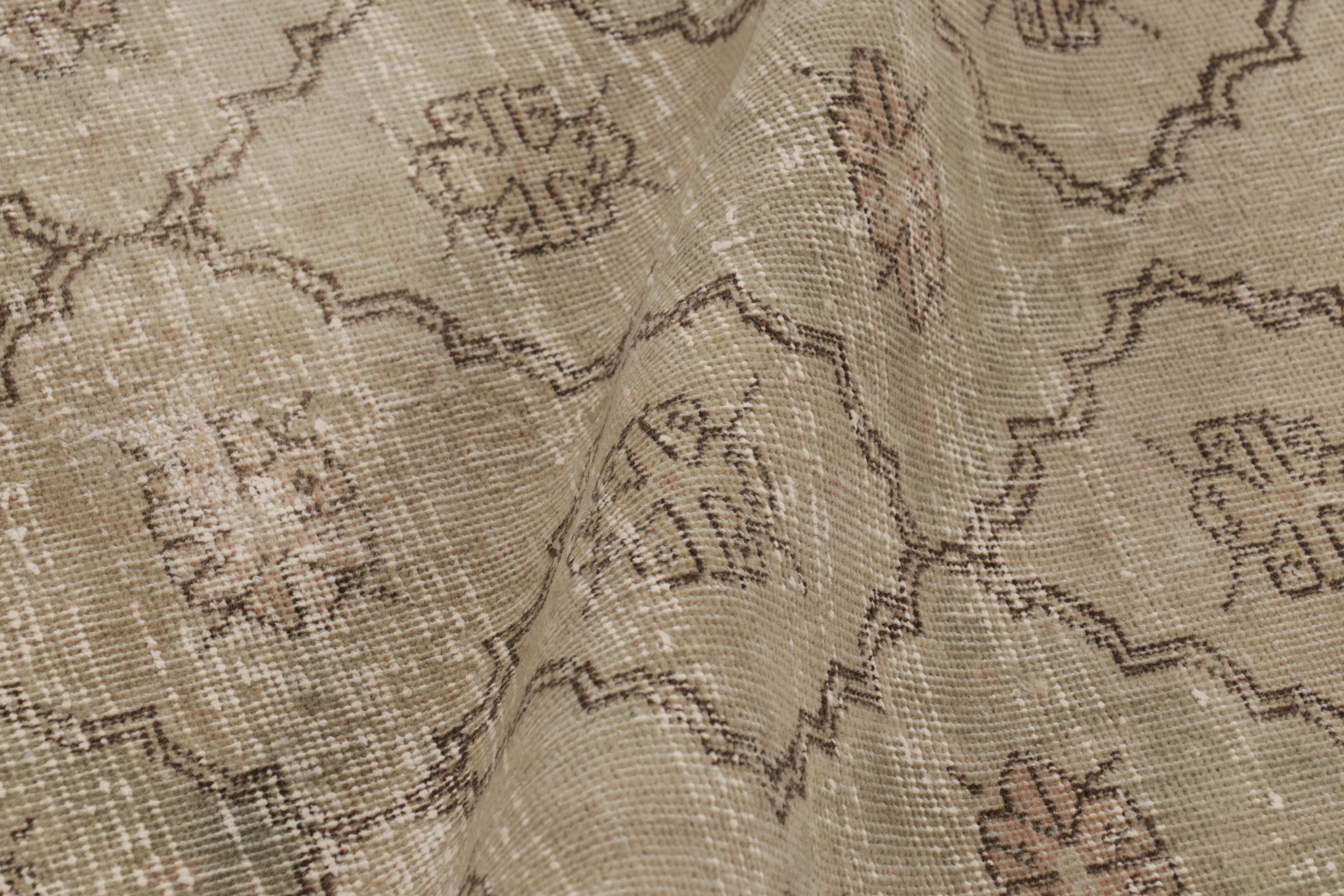 Türkischer Vintage-Läufer in Beige und Creme mit Rautenmustern - Rug & Kilim im Angebot 2