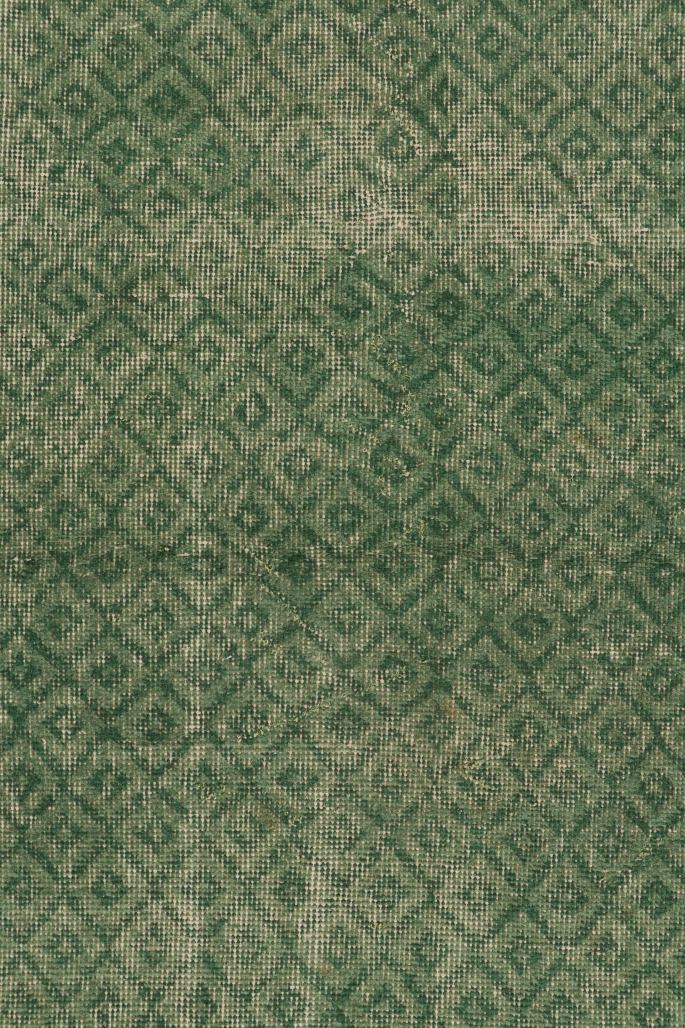 Metà XX secolo Tappeto turco vintage, verde con motivi a diamante - Rug & Kilim in vendita