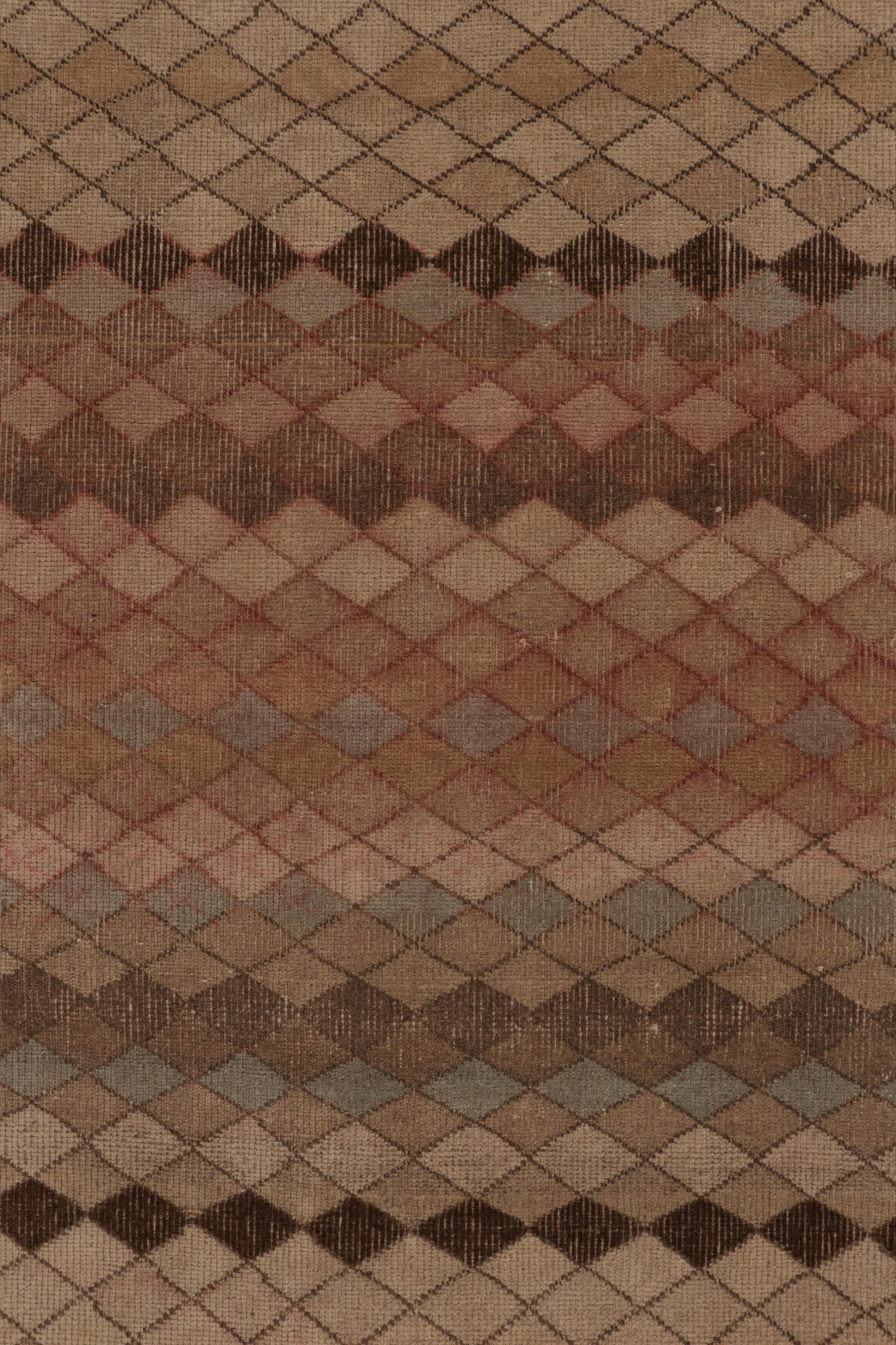 Hand-Knotted Vintage Turkish Runner Rug in Beige-Brown with Diamond Patterns  - Rug & Kilim For Sale