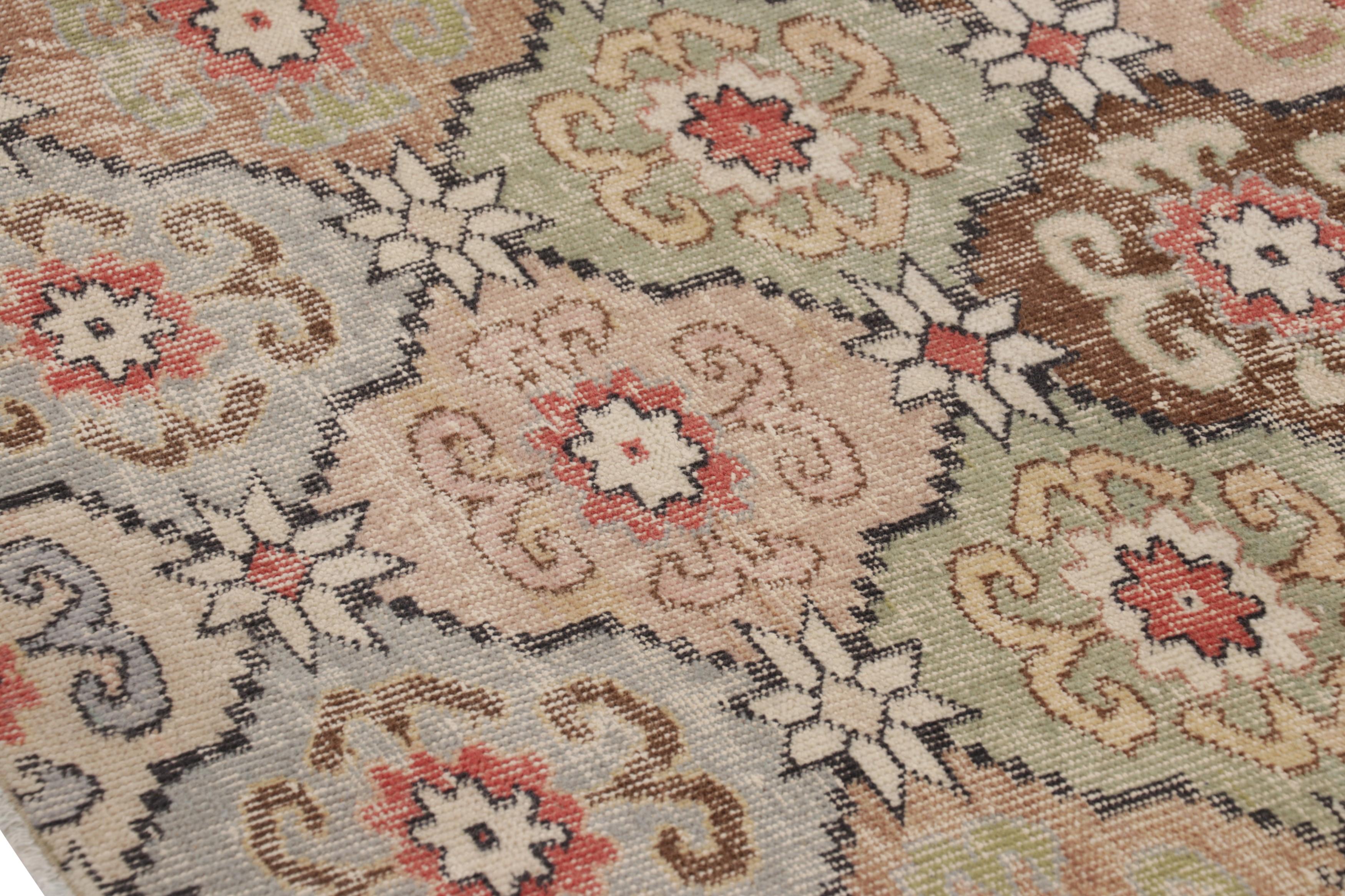 Wool Vintage Turkish Runner Rug in Beige-Brown with Floral Medallions - Rug & Kilim For Sale