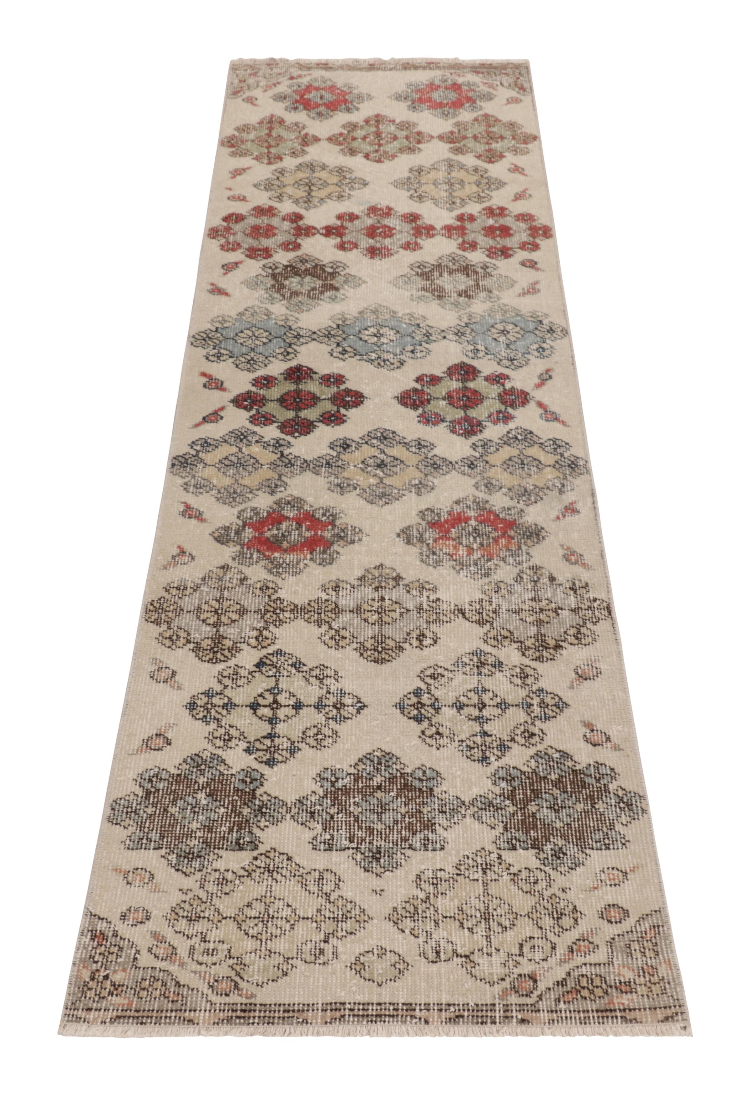Vintage Turkish Runner Rug in Beige-Cream with Floral Medallions - Rug & Kilim In Good Condition For Sale In Long Island City, NY