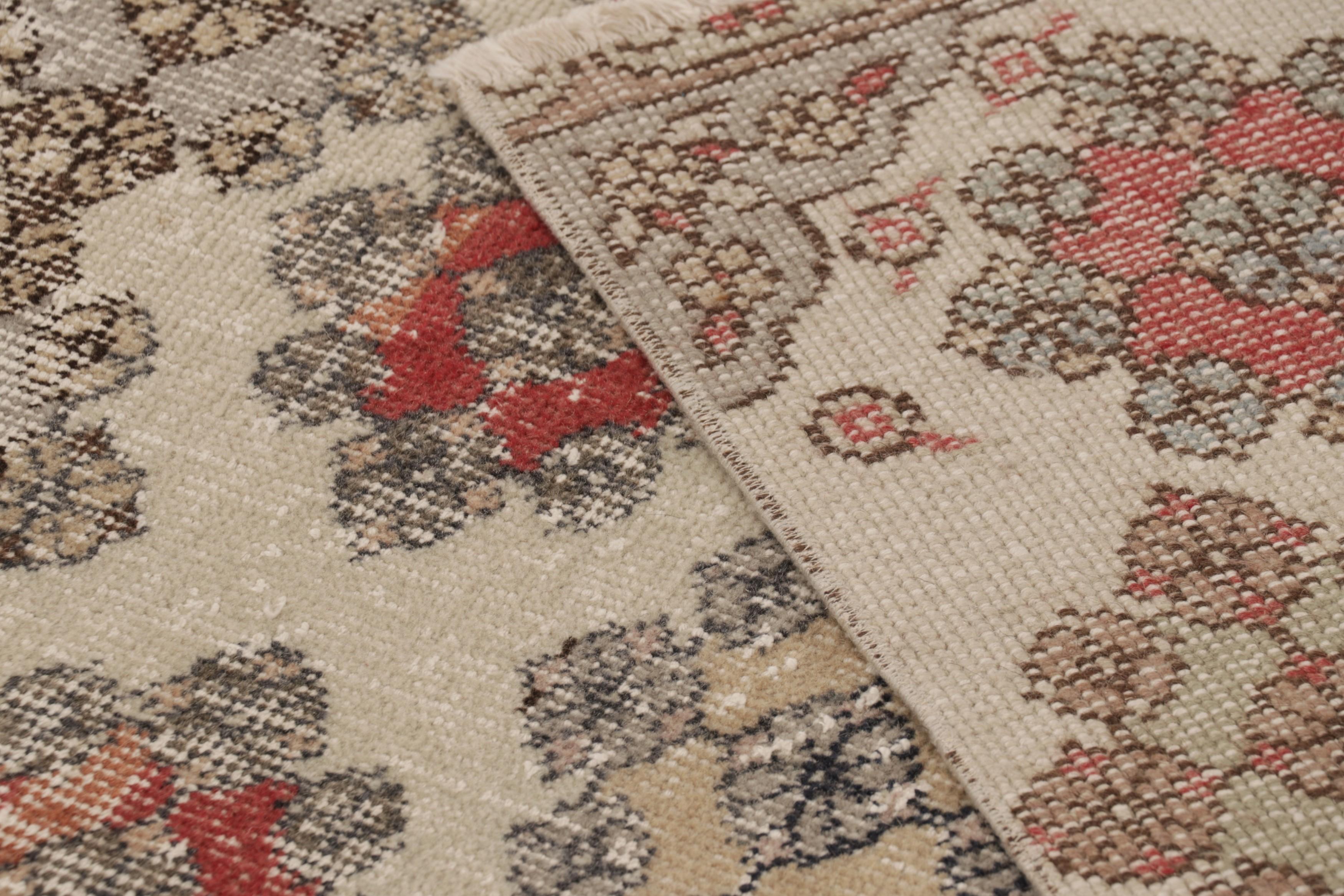 Vintage Turkish Runner Rug in Beige-Cream with Floral Medallions - Rug & Kilim For Sale 1