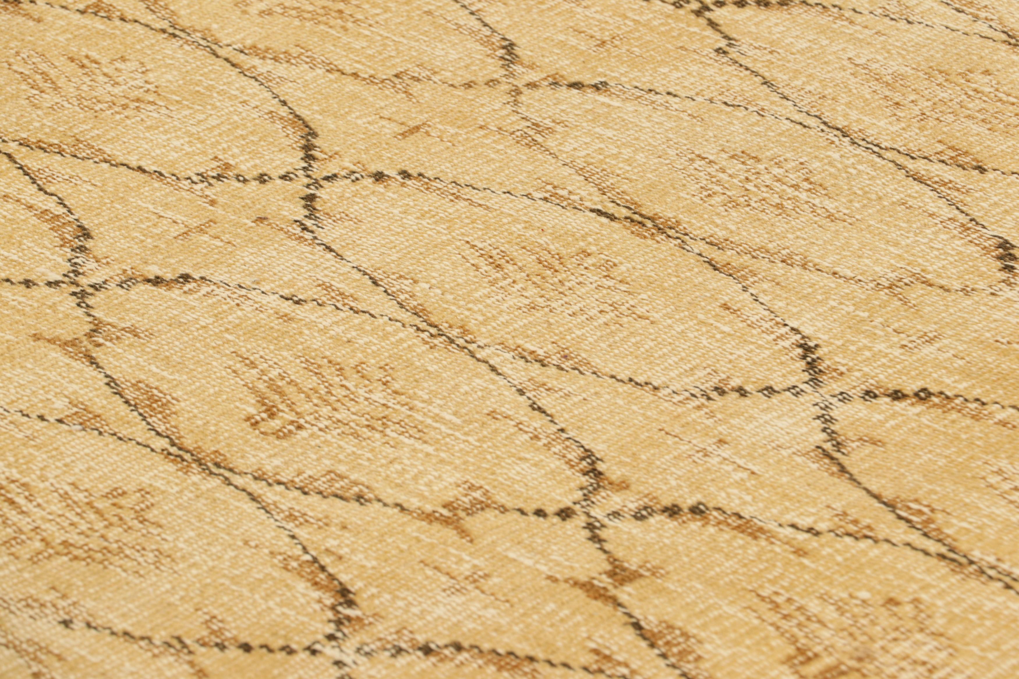 Dieser handgeknüpfte Wollteppich aus der Türkei (ca. 1950-60) ist ein seltener und aufregender neuer Teppich aus der Kollektion von Rug & Kilim mit einzigartigen türkischen Stücken aus der Mitte des Jahrhunderts. 

Über das Design:

Bewunderer des