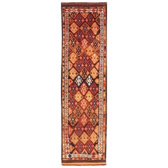 Türkischer Vintage-Läufer mit All-Over-Diamant-Stammesdesign in mehrfarbigen Farben