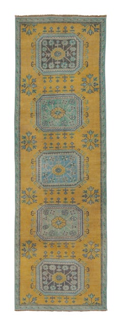 Alfombra turca vintage con diseño de medallón floral dorado - Rug & Kilim