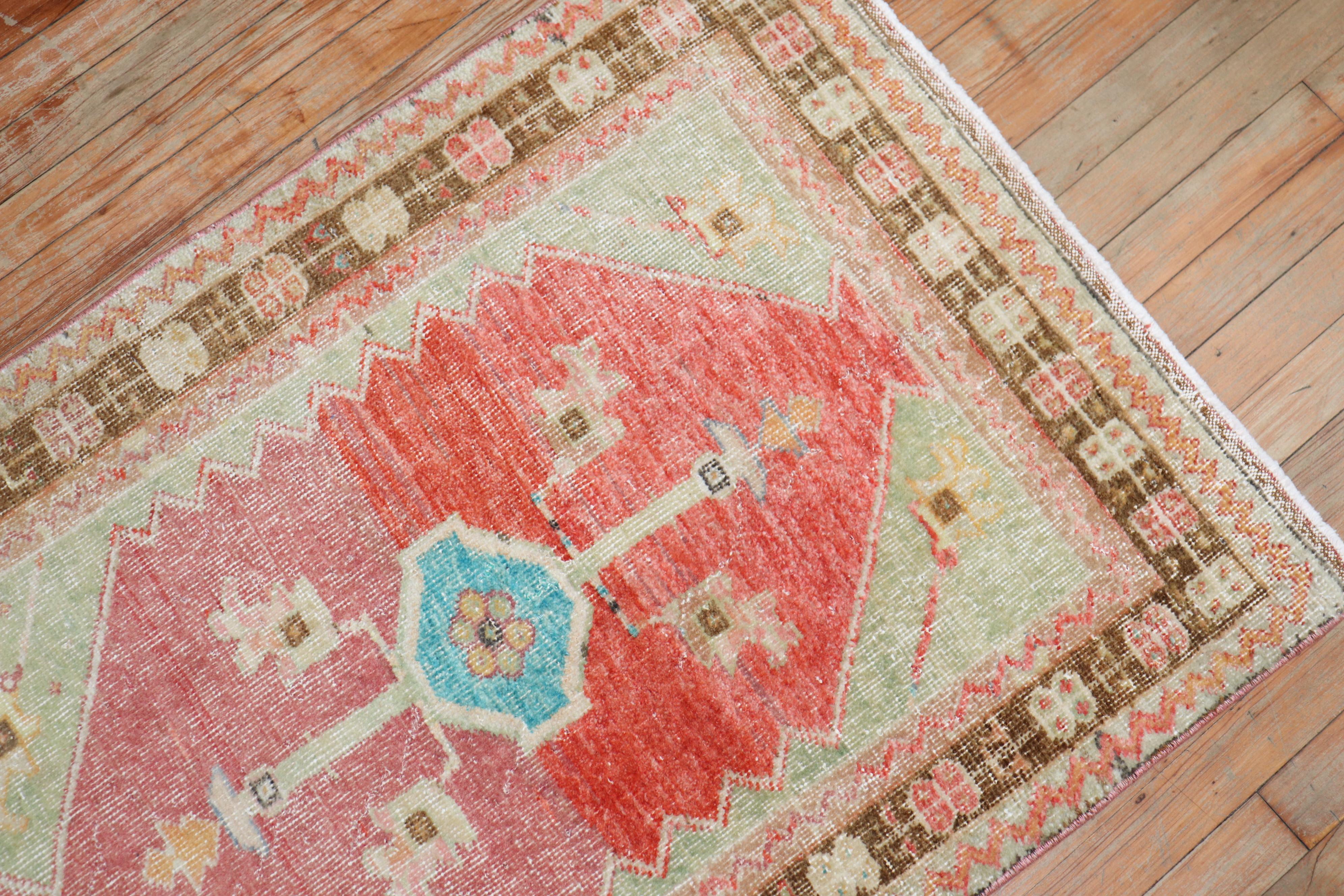 Vintage Turkish Scatter Wool Rug In Good Condition For Sale In New York, NY