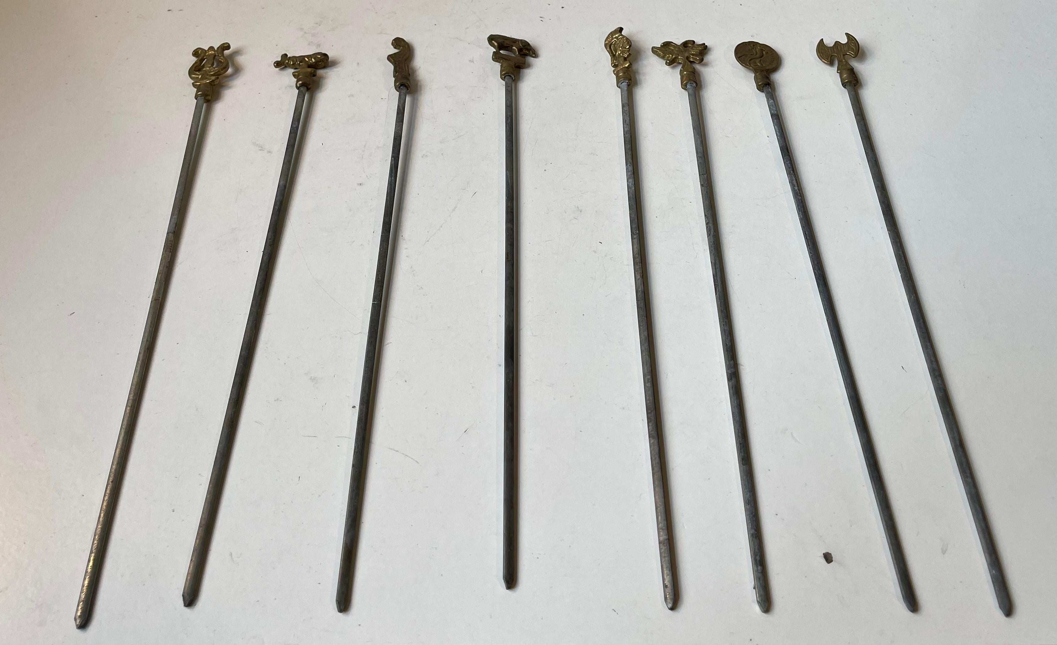 Brochettes Kebab turques vintage avec ornements d'animaux en laiton, lot de 8 Bon état - En vente à Esbjerg, DK