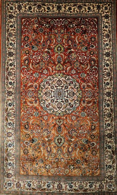 Türkischer Hereke-Teppich aus Seide mit Gartenmuster in Burgund, Elfenbein, Blau