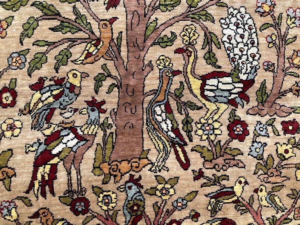 Türkischer Hereke-Teppich aus Seide im Vintage-Stil 1,27 m x 0,76 m im Angebot 7