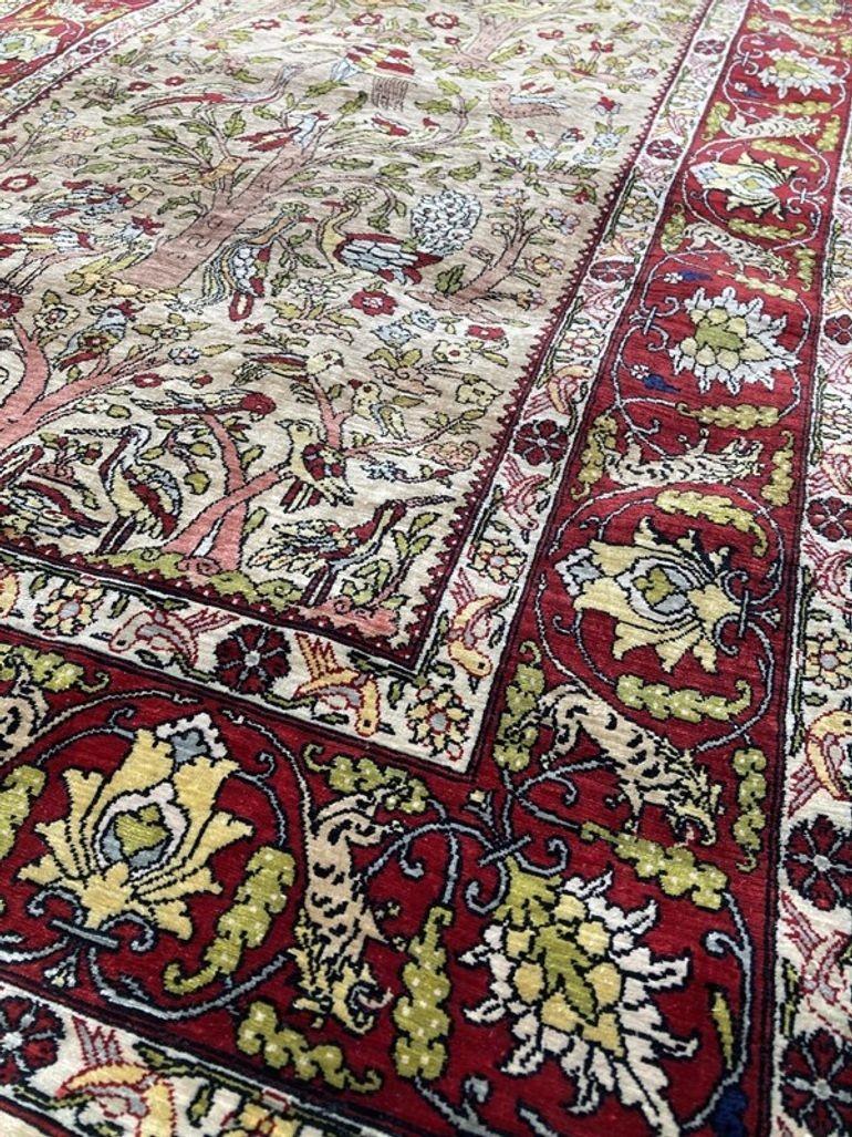 Türkischer Hereke-Teppich aus Seide im Vintage-Stil 1,27 m x 0,76 m im Angebot 3