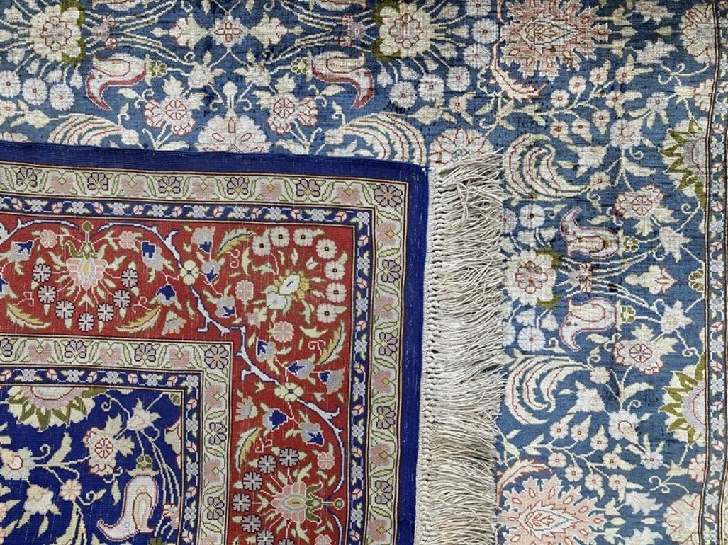 Türkischer Hereke-Teppich aus Seide im Vintage-Stil 1,55m x 1,12m im Angebot 9
