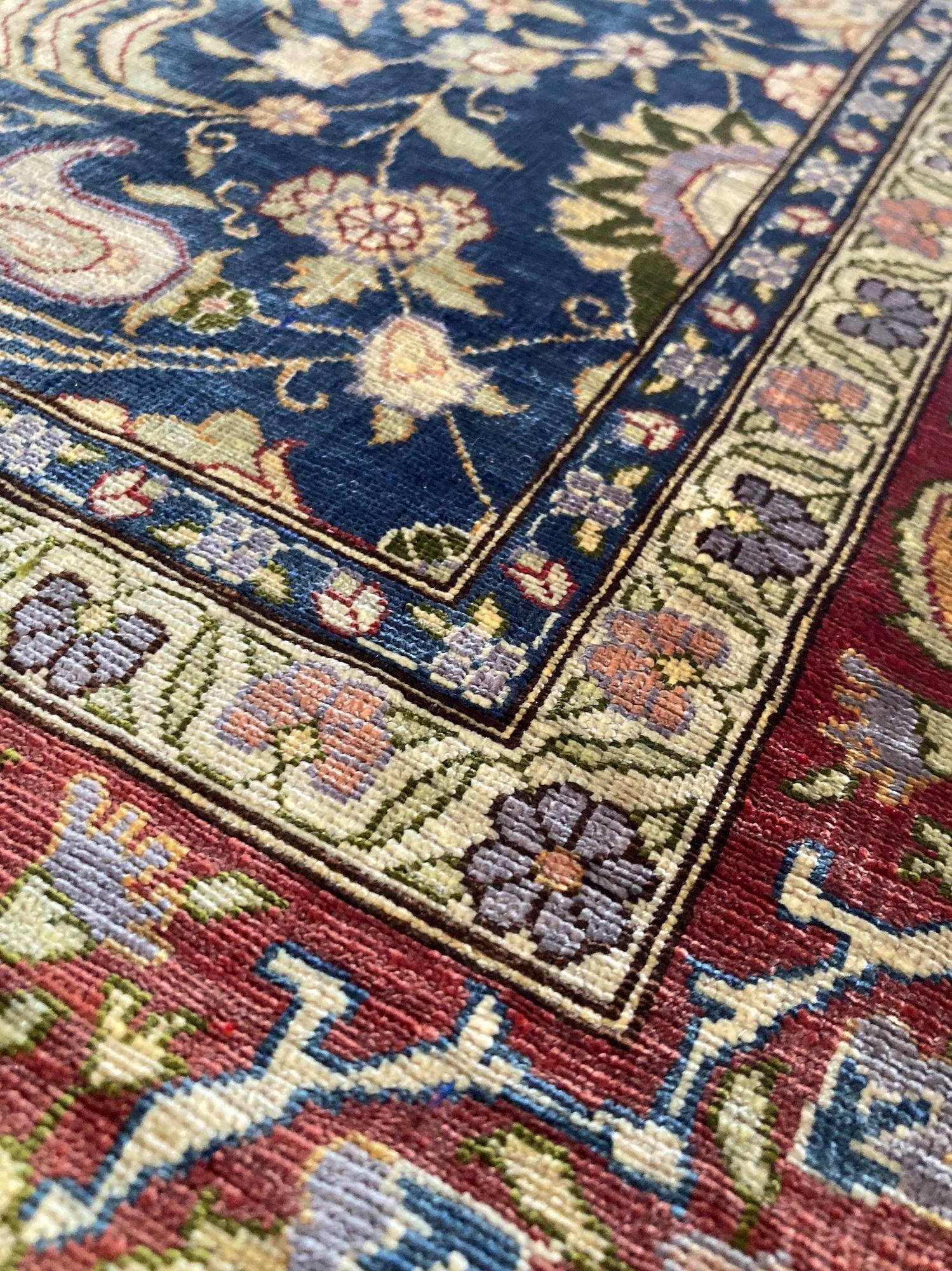 Türkischer Hereke-Teppich aus Seide im Vintage-Stil 1,55m x 1,12m im Angebot 1