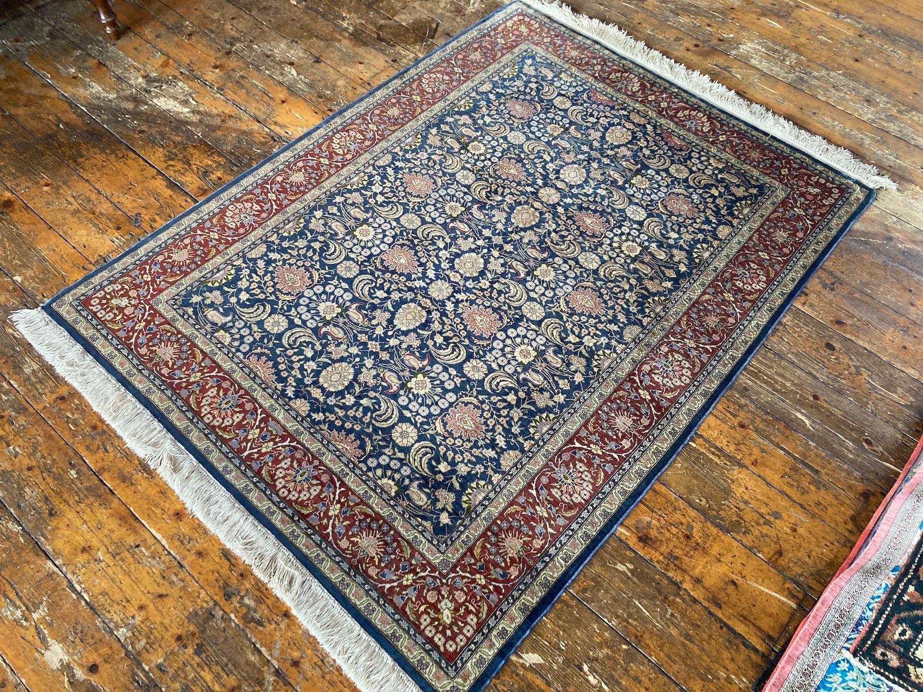 Türkischer Hereke-Teppich aus Seide im Vintage-Stil 1,55m x 1,12m im Angebot 5