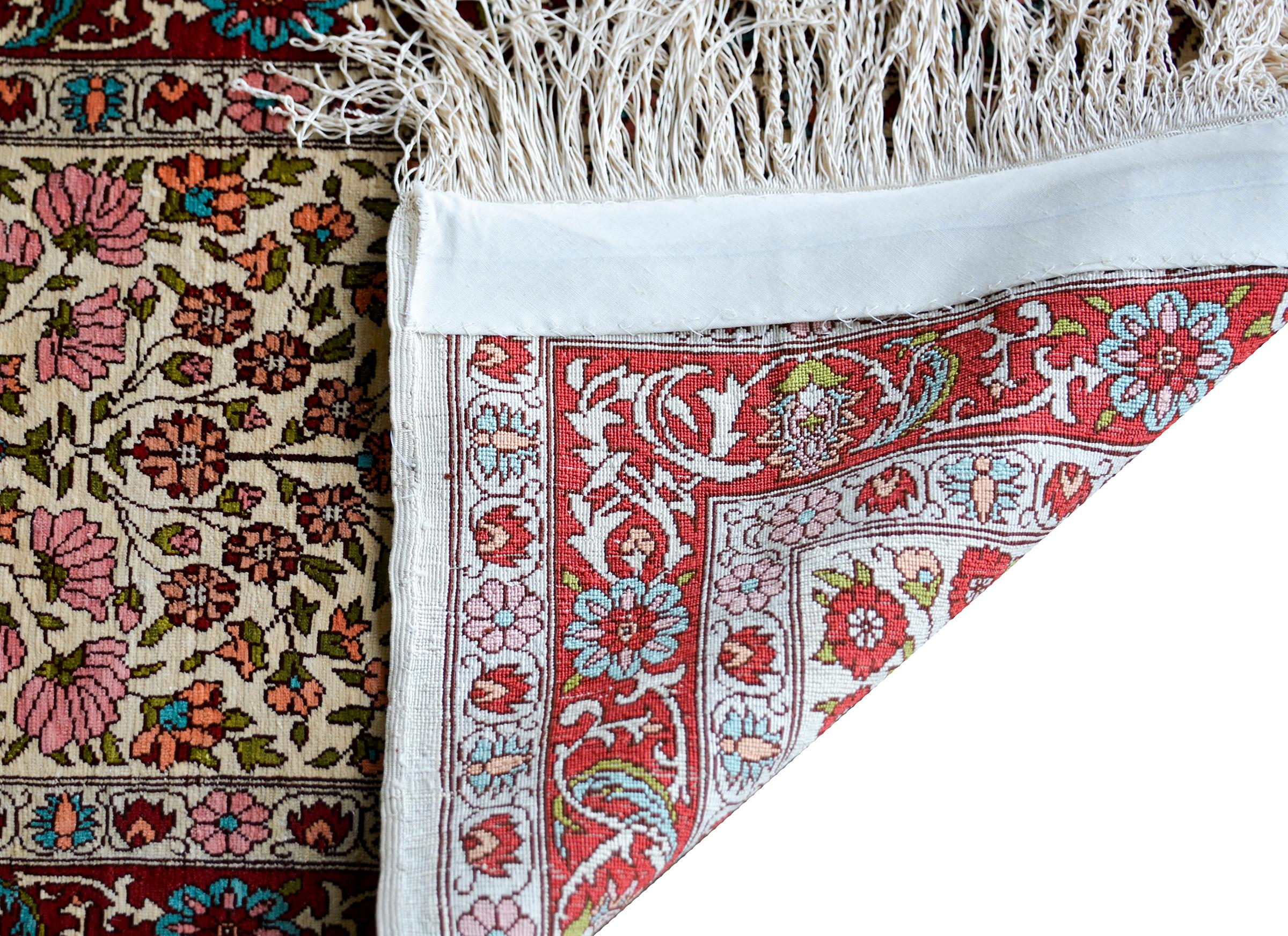 Vieux tapis turc en soie Hereke en vente 4