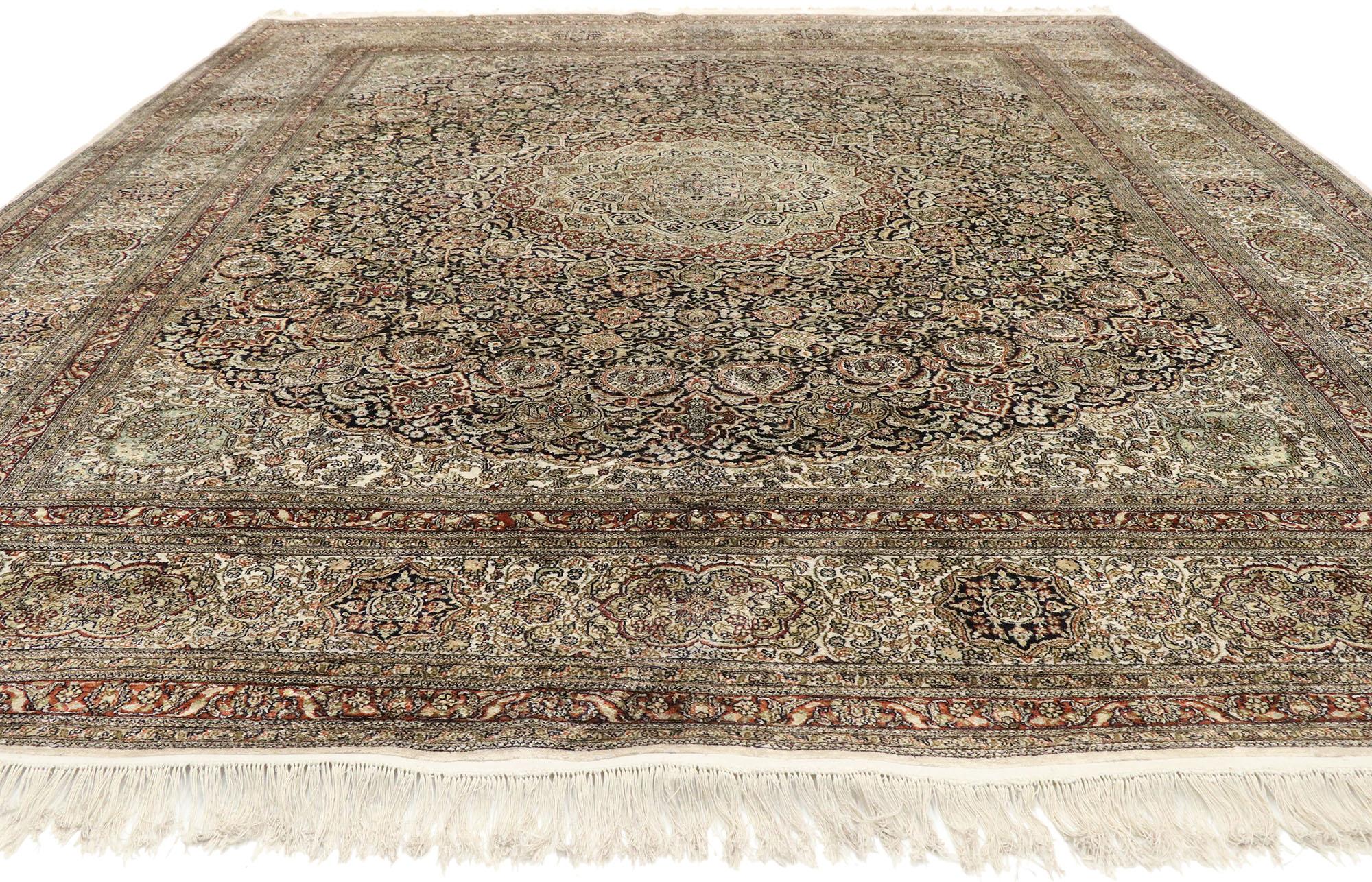Art nouveau Tapis vintage en soie turque Hereke ivoire et noir en vente